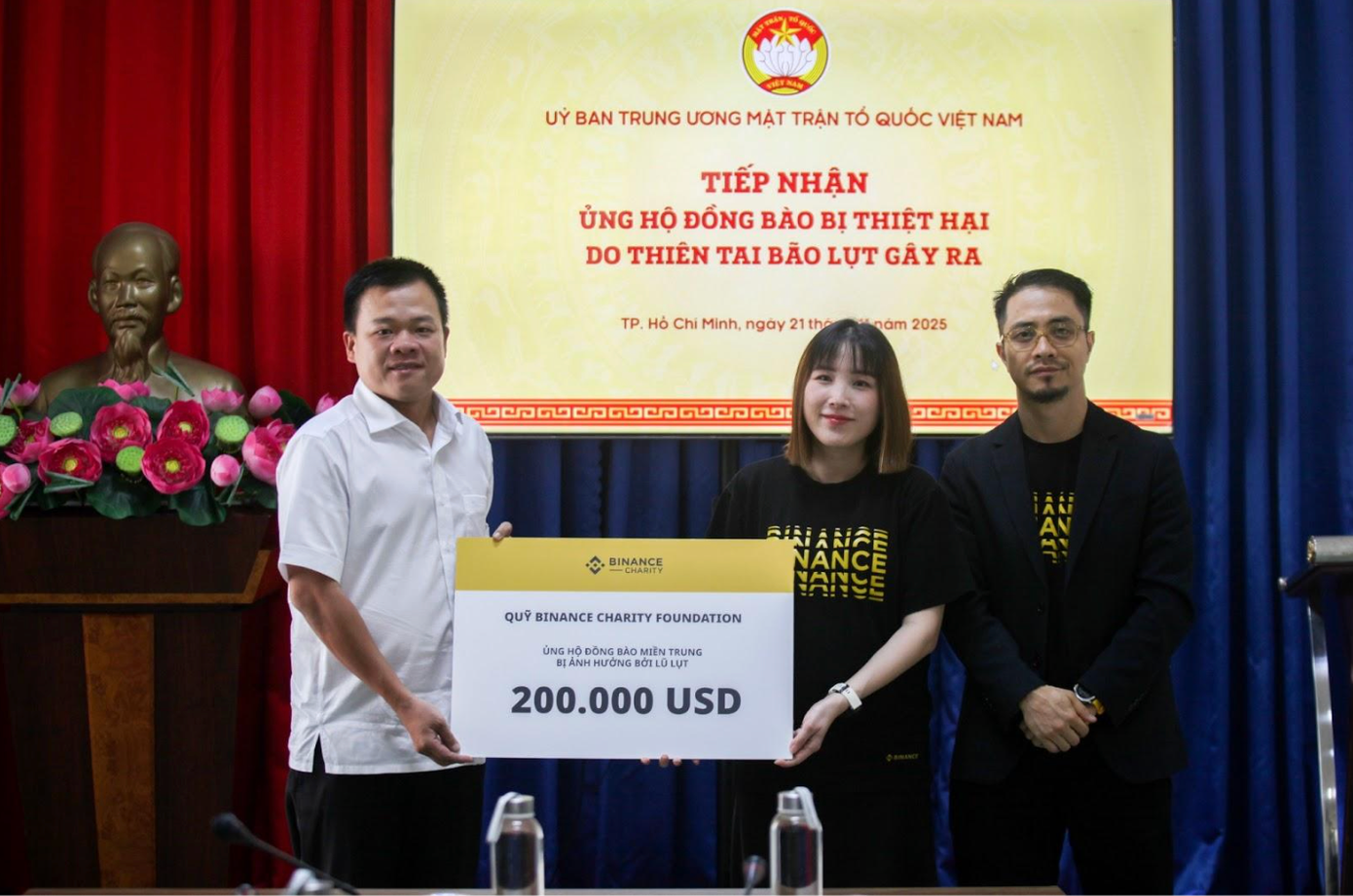 Binance Charity ủng hộ đồng bào lũ lụt miền Trung 5 tỷ đồng- Ảnh 1.