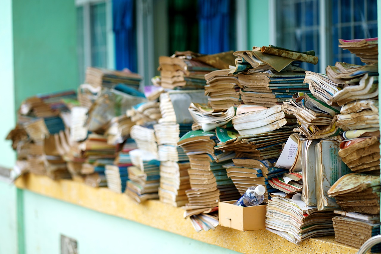 Xót xa cảnh tượng ở một trường tiểu học sau cơn lũ- Ảnh 6.