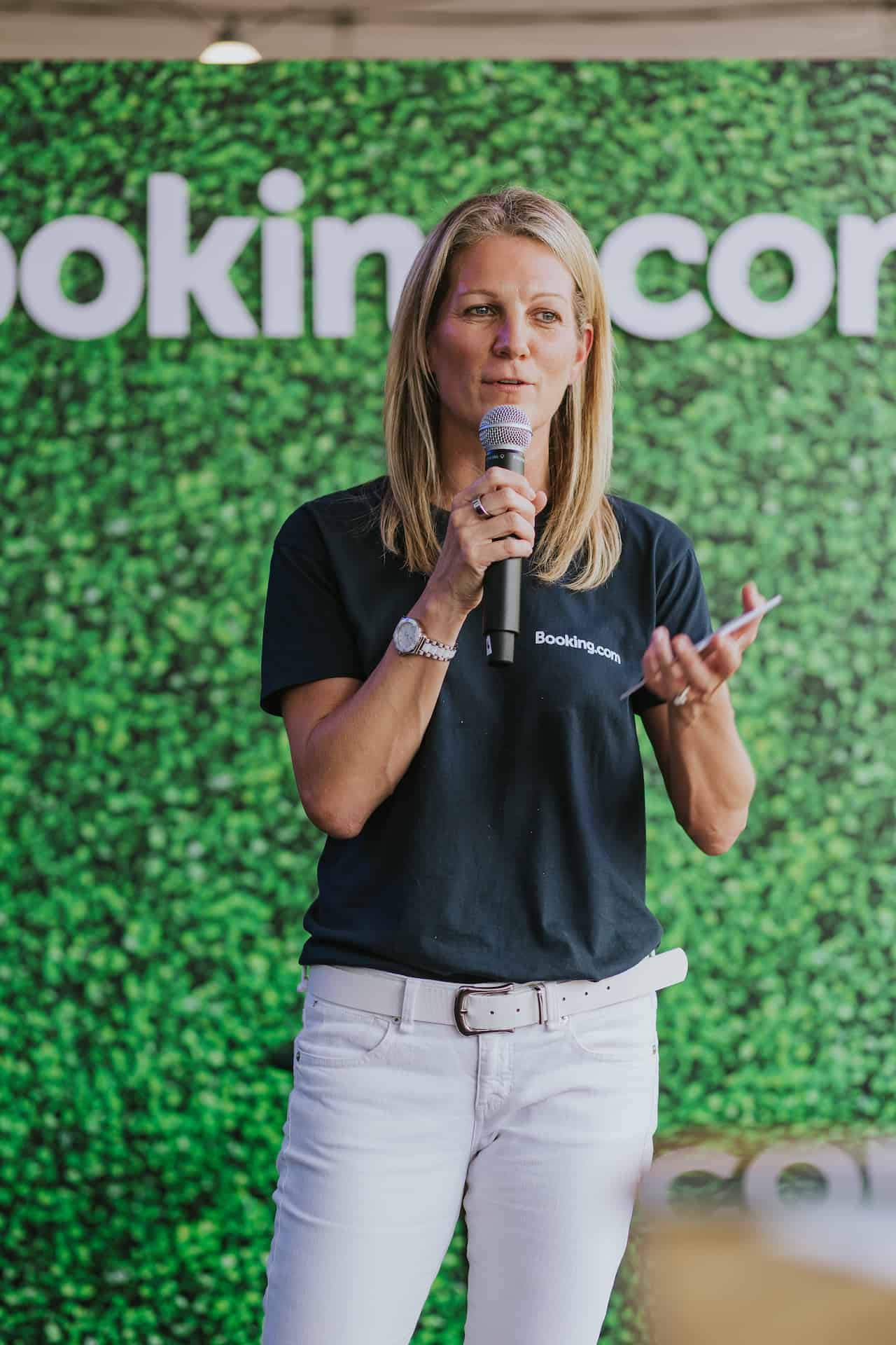 Giám đốc điều hành Booking.com: “Người Việt đem nước mắm, muối, đường, bột ngọt đi du lịch”- Ảnh 1.