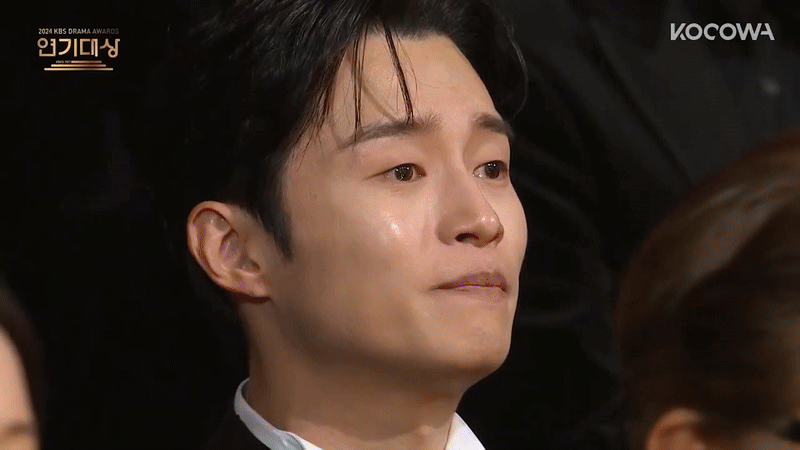 Lần cuối cùng “ông nội quốc dân” Lee Soon Jae xuất hiện trên sân khấu, cả dàn sao Hàn đều bật khóc xúc động- Ảnh 2. Lần cuối cùng “ông nội quốc dân” Lee Soon Jae xuất hiện trên sân khấu, cả dàn sao Hàn đều bật khóc xúc động- Ảnh 2.