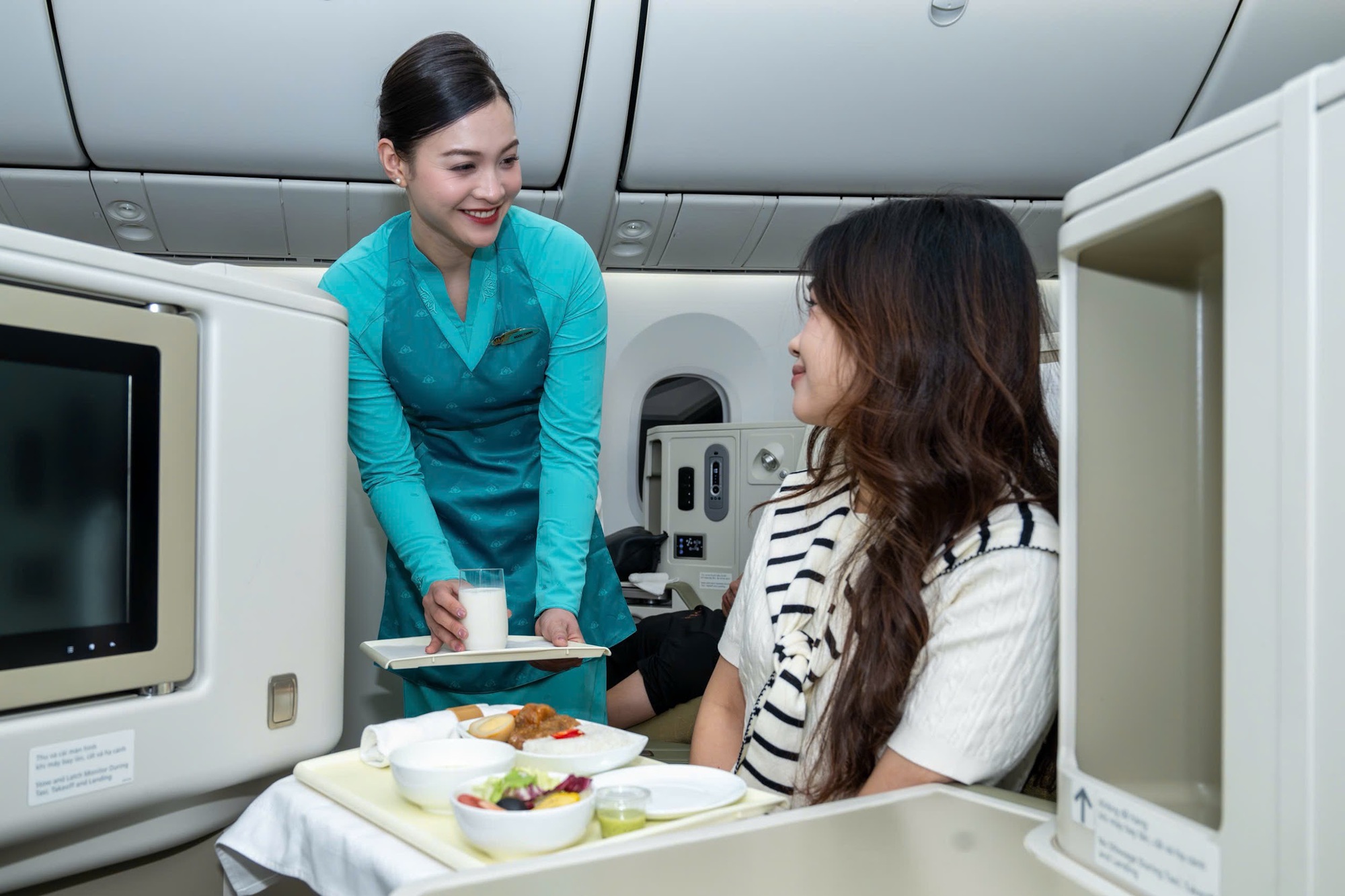 Khám phá hành trình bay thư thái với trải nghiệm ẩm thực cao cấp, hoàn toàn từ thiên nhiên- Ảnh 1.