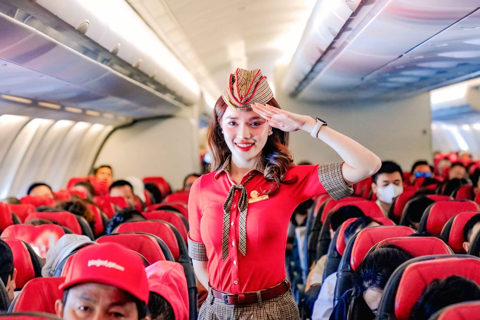 Triệu vé 0 đồng, ưu đãi vé Tết và hàng ngàn quà tặng hấp dẫn tại Vietjet Mega Livestream 27/11- Ảnh 1.