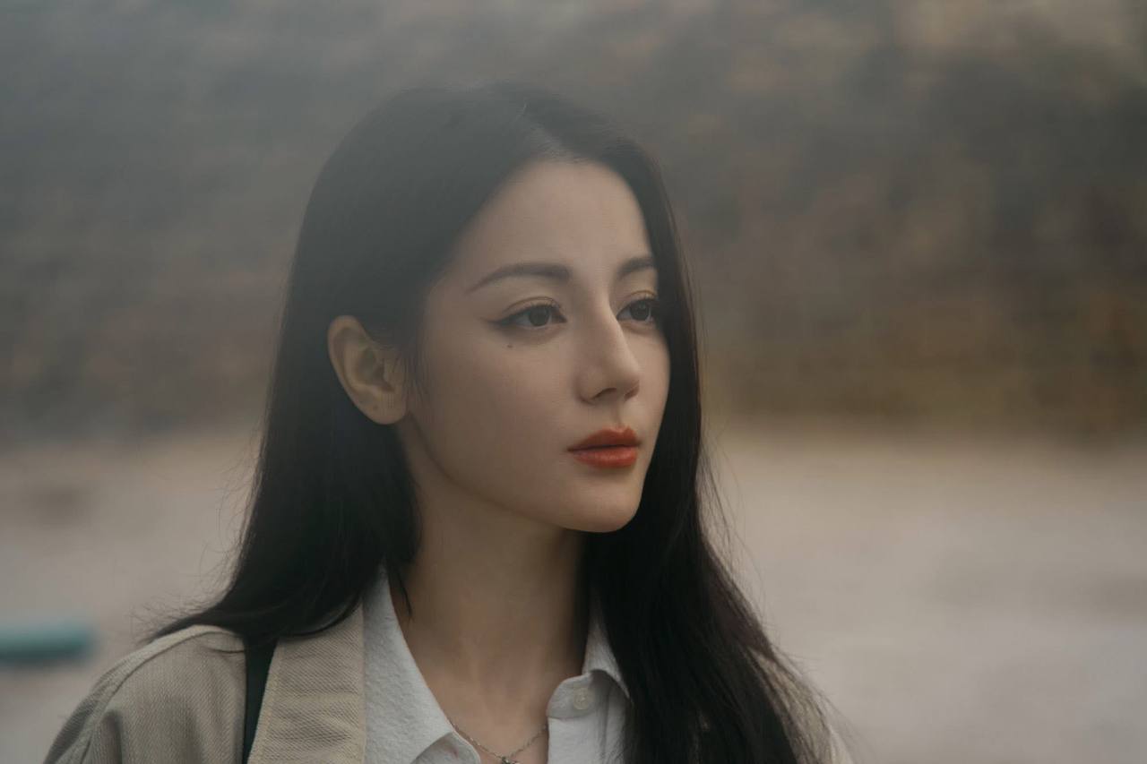 Địch Lệ Nhiệt Ba cắt hẳn bữa tối- Ảnh 1.