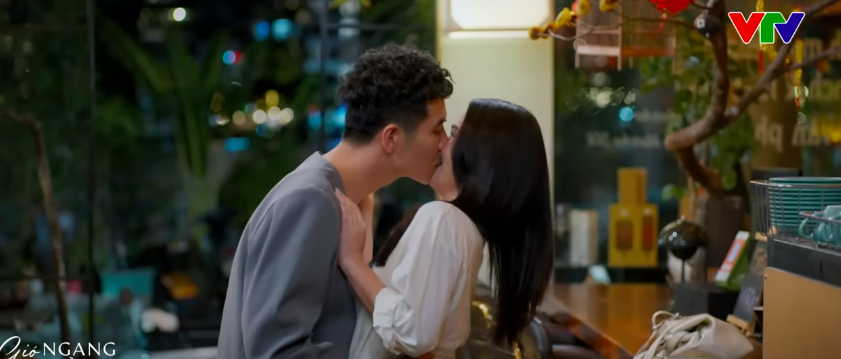 Cuối cùng cặp đôi Vbiz được cả nước đẩy thuyền đã hôn nhau: Nhà trai duyên nhất quả đất, nhà gái đẹp không tả nổi- Ảnh 5.