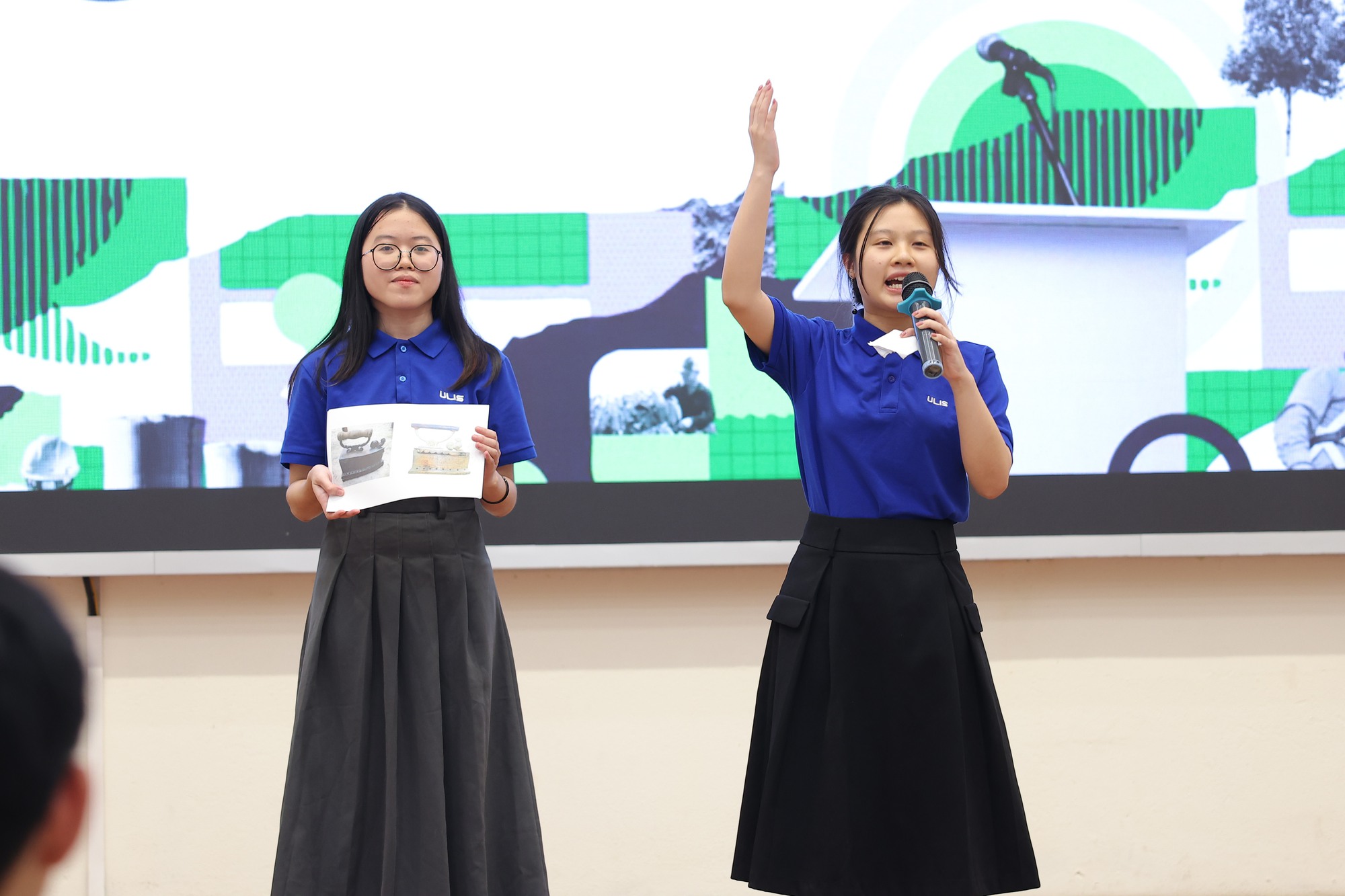 ‘Đừng tin những gì đọc trên mạng, hãy tự trải nghiệm’: Khi sinh viên Hà Nội lên tiếng và biến Green Voices 2025 thành sân chơi tranh biện ‘nóng’ nhất về xe điện- Ảnh 2.