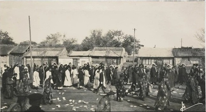 Ảnh hiếm tang lễ Từ Hi Thái hậu: Xa hoa bậc nhất, đoàn người tiễn đưa nối dài- Ảnh 2.