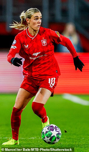 Chưa chia tay người cũ đã nhắn tin tán tỉnh nhau, cặp VĐV xinh đẹp bị chỉ trích “cắm sừng còn khoe khoang Chưa chia tay người cũ đã nhắn tin tán tỉnh nhau, cặp VĐV xinh đẹp bị chỉ trích “cắm sừng còn khoe khoang