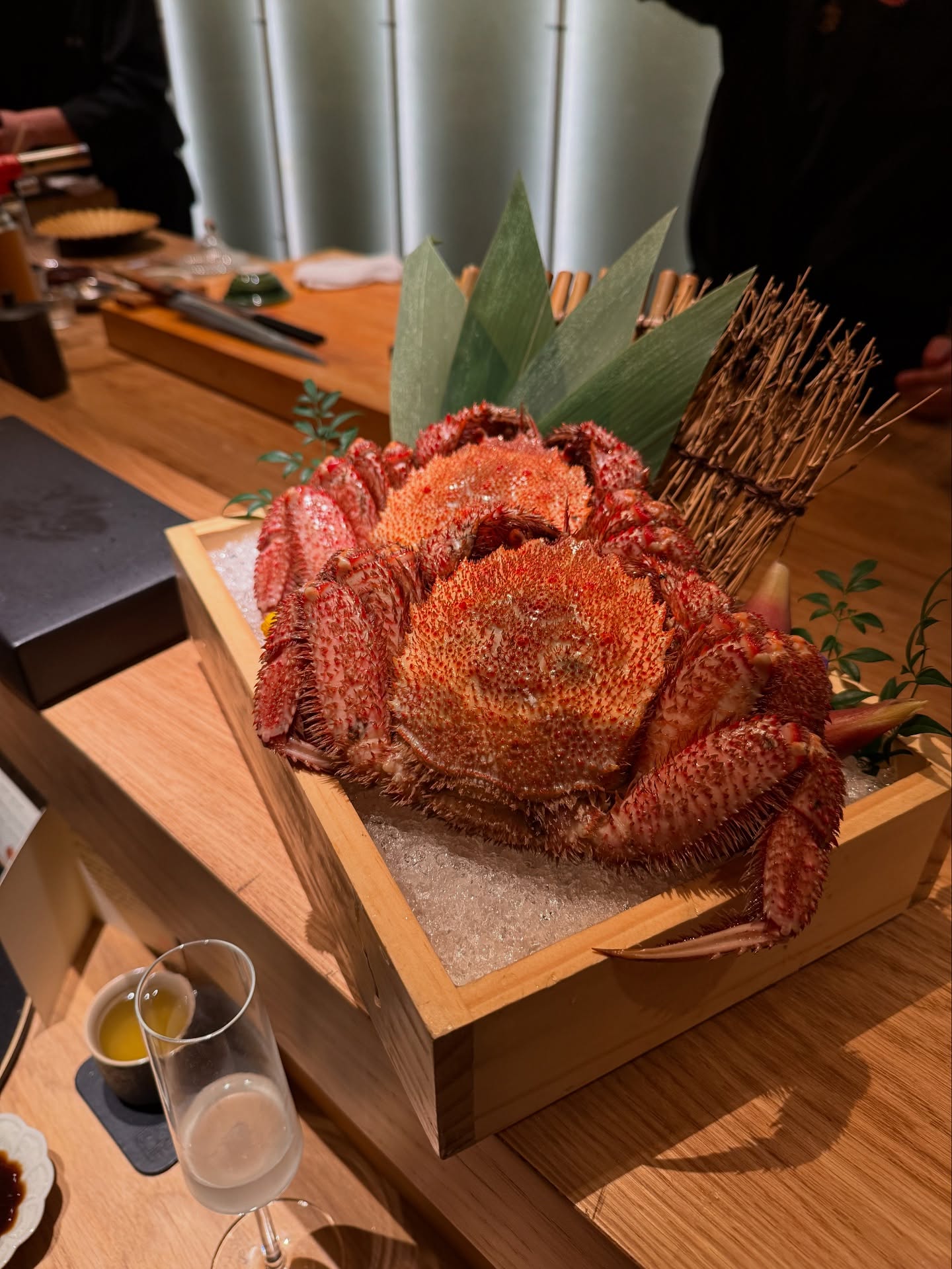 Diệp Lâm Anh và tình mới Đức Phạm cùng mê 1 quán omakase được mệnh danh 