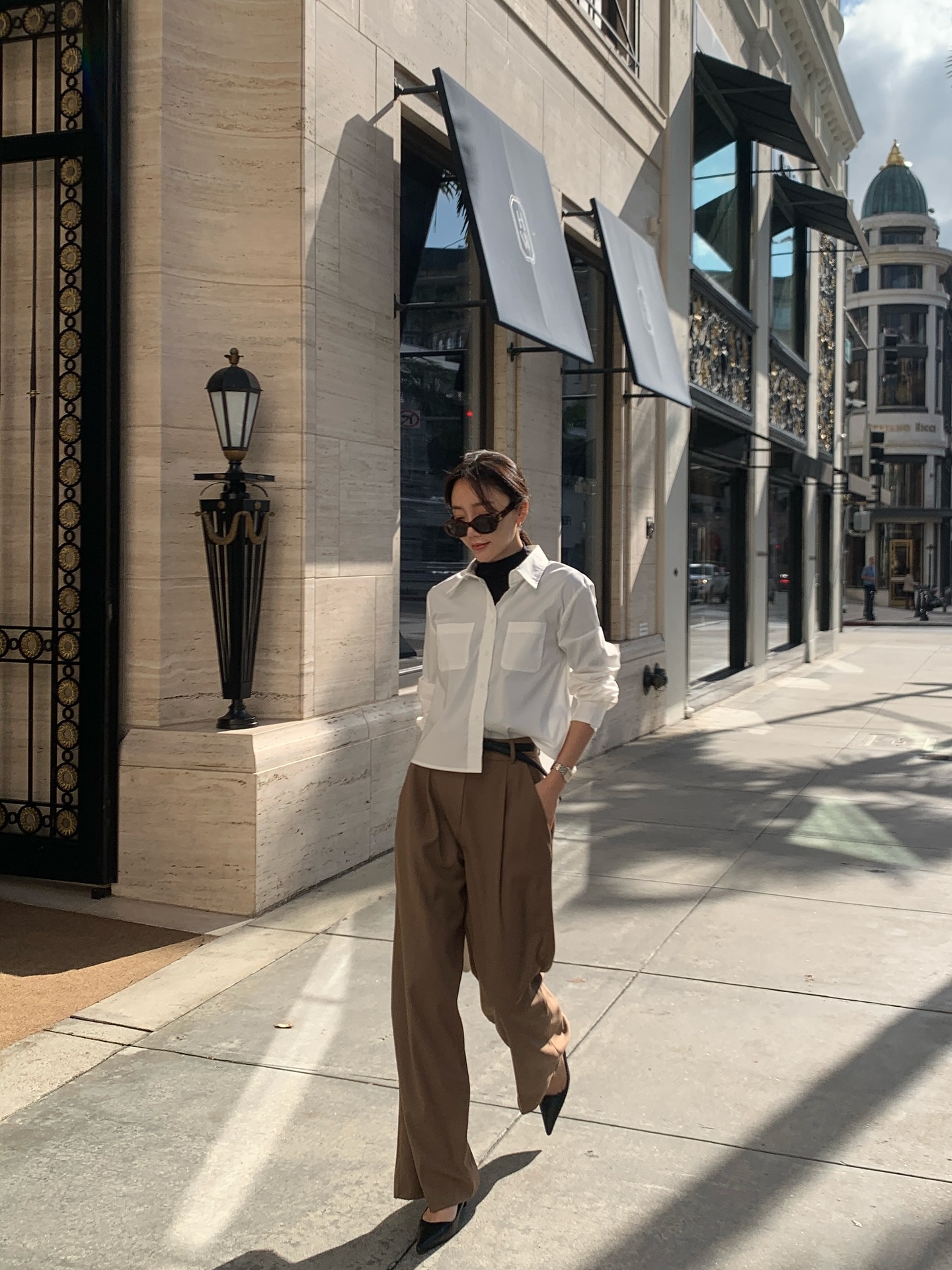 4 mẫu quần công sở này chuẩn thanh lịch, nhưng cũng hack tuổi đỉnh nhất- Ảnh 1.