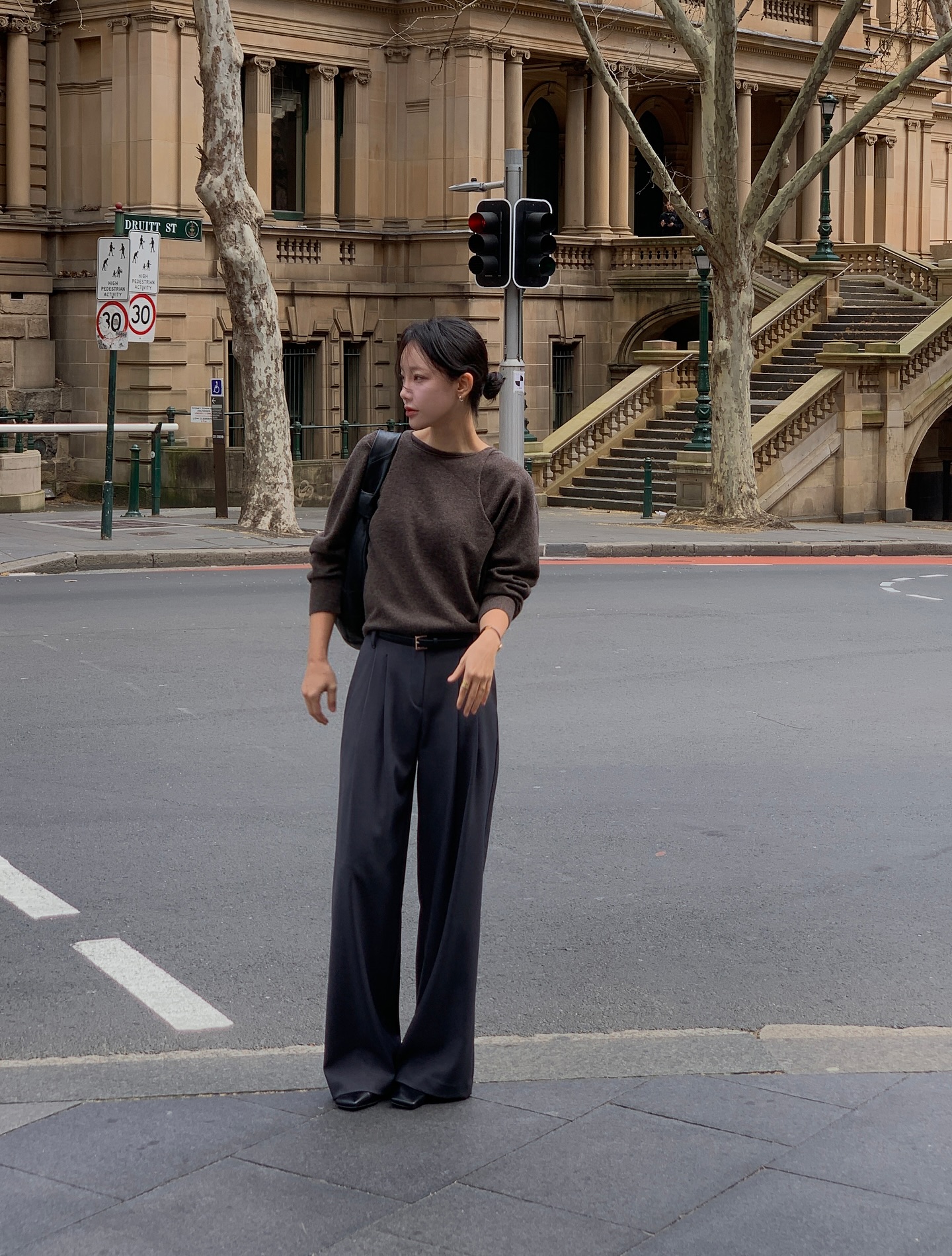 4 mẫu quần công sở này chuẩn thanh lịch, nhưng cũng hack tuổi đỉnh nhất- Ảnh 3.