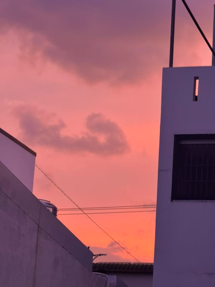 Hiện tượng lạ trên bầu trời Khánh Hòa lúc 17 giờ chiều sau lũ lịch sử- Ảnh 5.