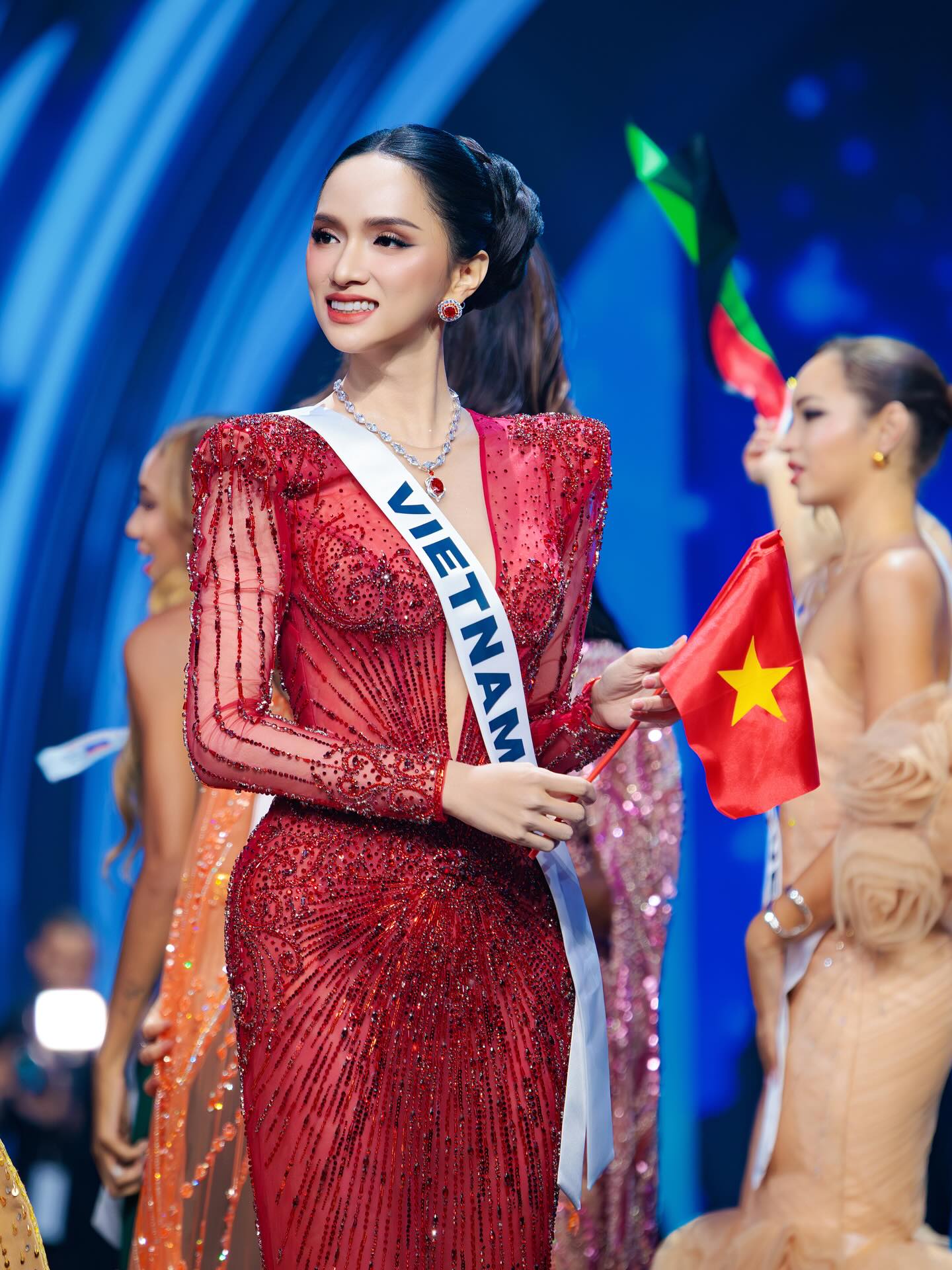 Khiếu nại kết quả của Hương Giang tại Miss Universe- Ảnh 2. Khiếu nại kết quả của Hương Giang tại Miss Universe- Ảnh 2.