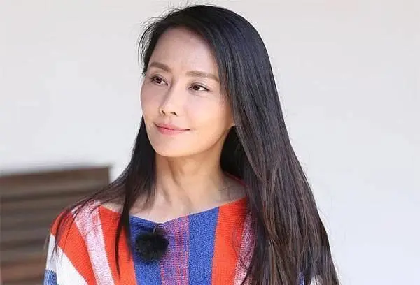 Diễn viên đưa con lên tivi khiến cô bé bị chỉ trích dữ dội, phải giấu mặt 8 năm: Vừa xuất hiện lại đã khiến nhiều người choáng váng!- Ảnh 4.