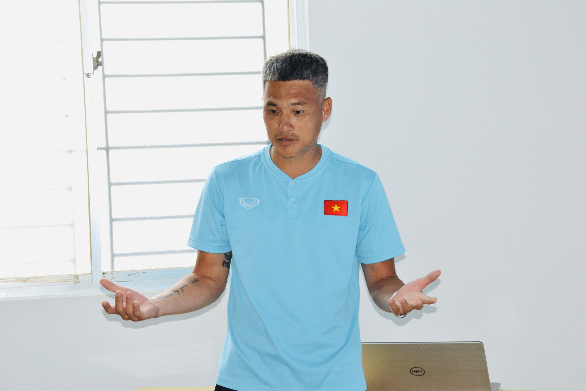 Vì sao Công Vinh ra nông nỗi này?- Ảnh 1. Vì sao Công Vinh ra nông nỗi này?- Ảnh 1.