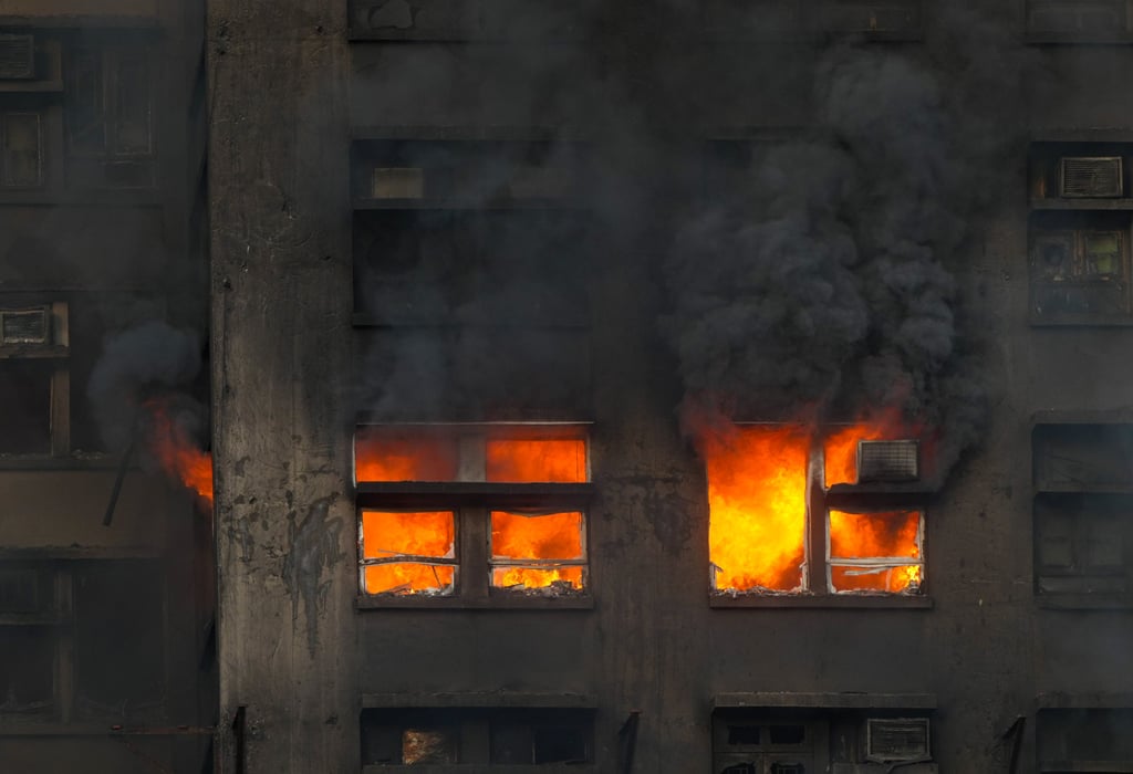 Cảnh tượng tựa tận thế: 3 toà chung cư cháy như đuốc, 4.000 người Hong Kong đối mặt hỏa hoạn mức cao nhất sau hơn một thập kỷ- Ảnh 10.