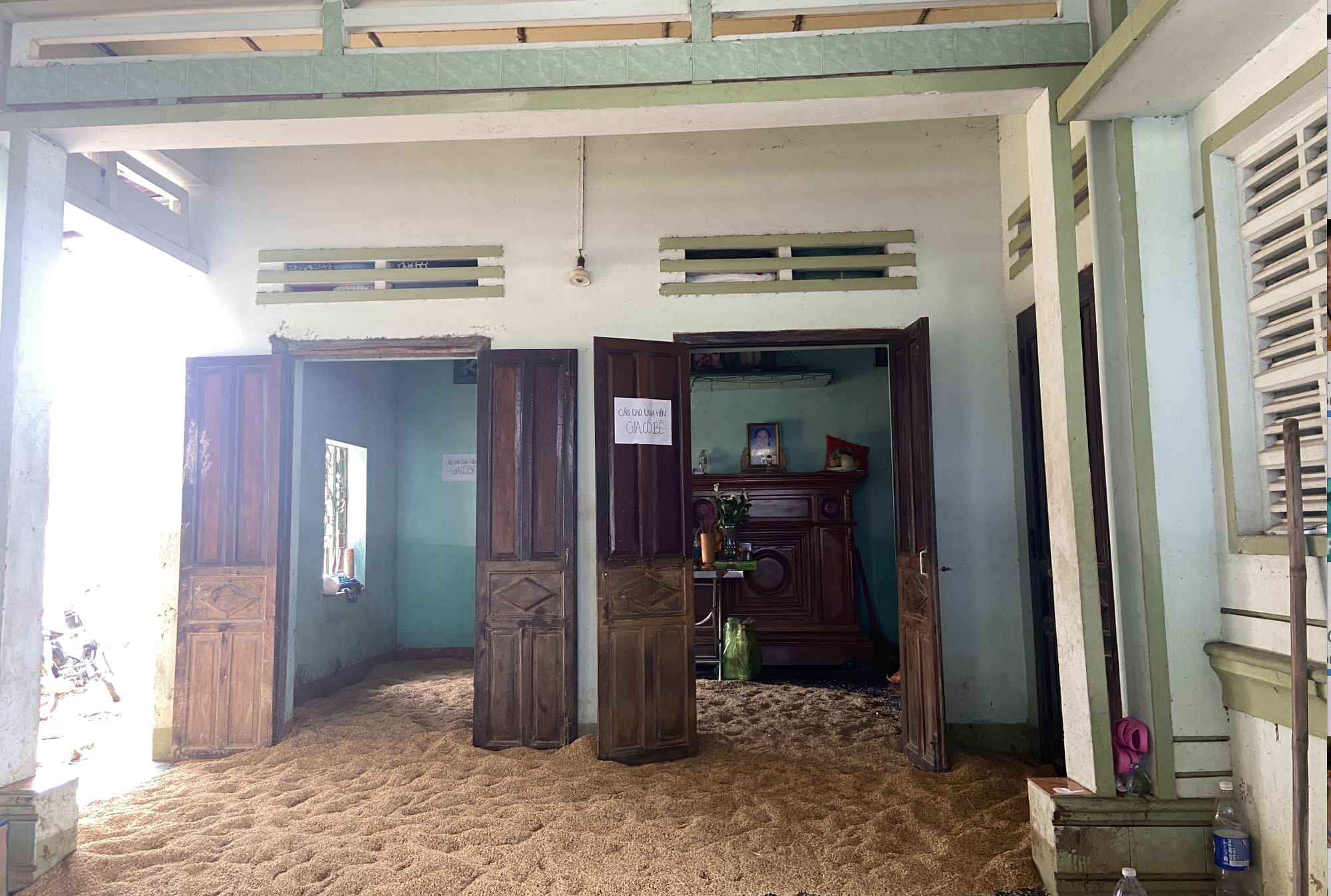 Chồng thiệt mạng trong lũ vì quay lại cứu 2 cháu: Vợ nghẹn lòng kể về bữa cơm vội vã cuối cùng- Ảnh 7.