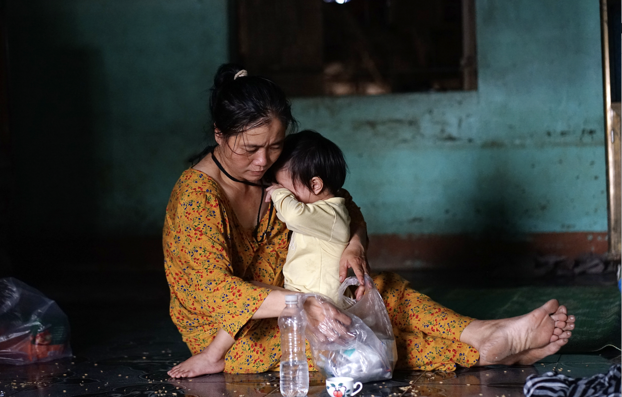 Chồng thiệt mạng trong lũ vì quay lại cứu 2 cháu: Vợ nghẹn lòng kể về bữa cơm vội vã cuối cùng- Ảnh 4.