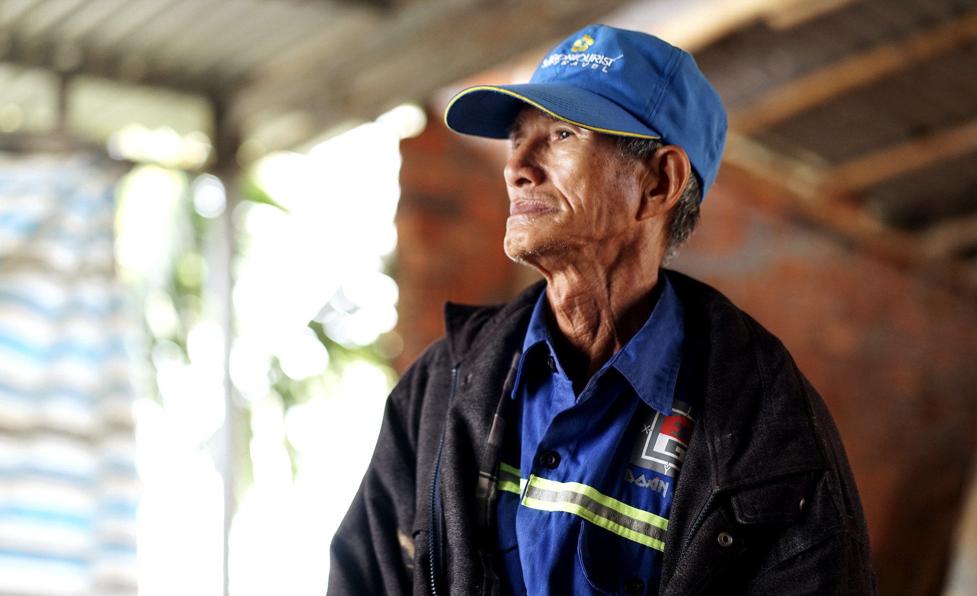 Chồng thiệt mạng trong lũ vì quay lại cứu 2 cháu: Vợ nghẹn lòng kể về bữa cơm vội vã cuối cùng- Ảnh 1.