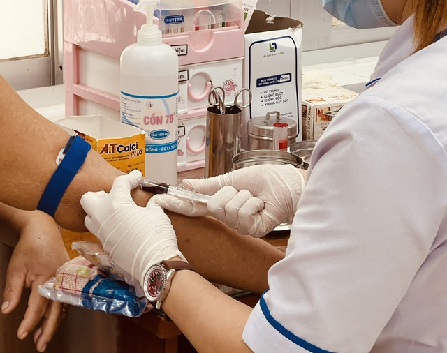 Bộ Y tế chỉ ra hình thái lây nhiễm mới của HIV tại Việt Nam khiến 13.351 ca mắc mới và 1.905 ca tử vong