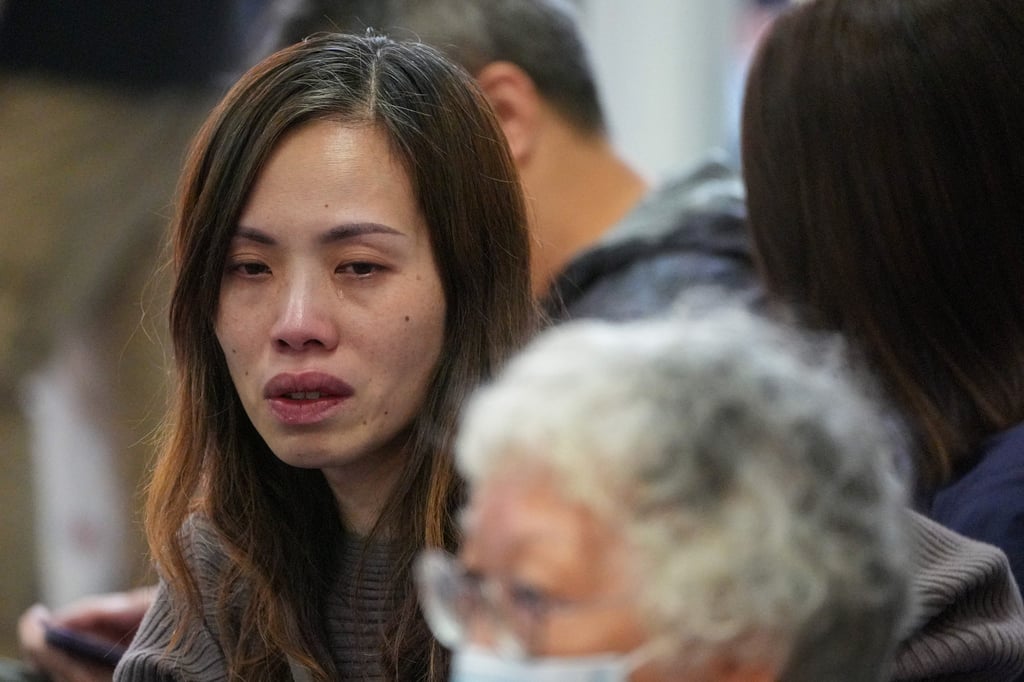 Cảnh tượng tựa tận thế: 3 toà chung cư cháy như đuốc, 4.000 người Hong Kong đối mặt hỏa hoạn mức cao nhất sau hơn một thập kỷ- Ảnh 18.