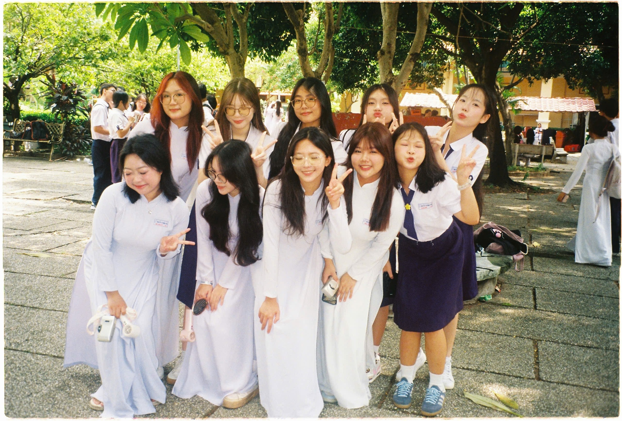 1 phút 30 giây giới thiệu bản thân "không giống ai", nữ sinh TP.HCM giành học bổng trường xịn sò: Đúng là "con nhà tông không giống lông cũng giống cánh"- Ảnh 5.