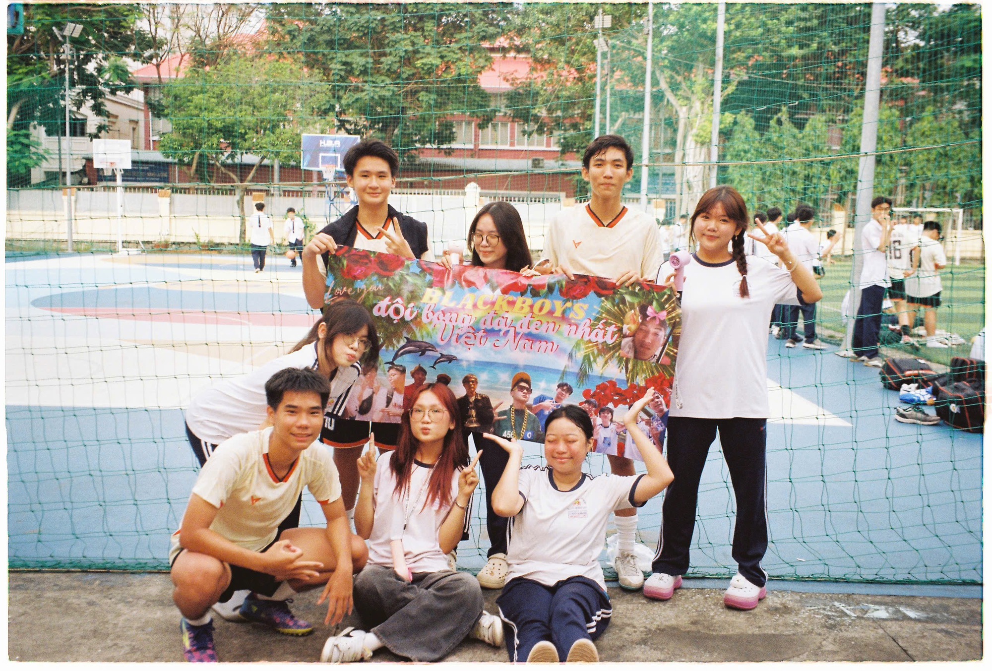 1 phút 30 giây giới thiệu bản thân "không giống ai", nữ sinh TP.HCM giành học bổng trường xịn sò: Đúng là "con nhà tông không giống lông cũng giống cánh"- Ảnh 4.