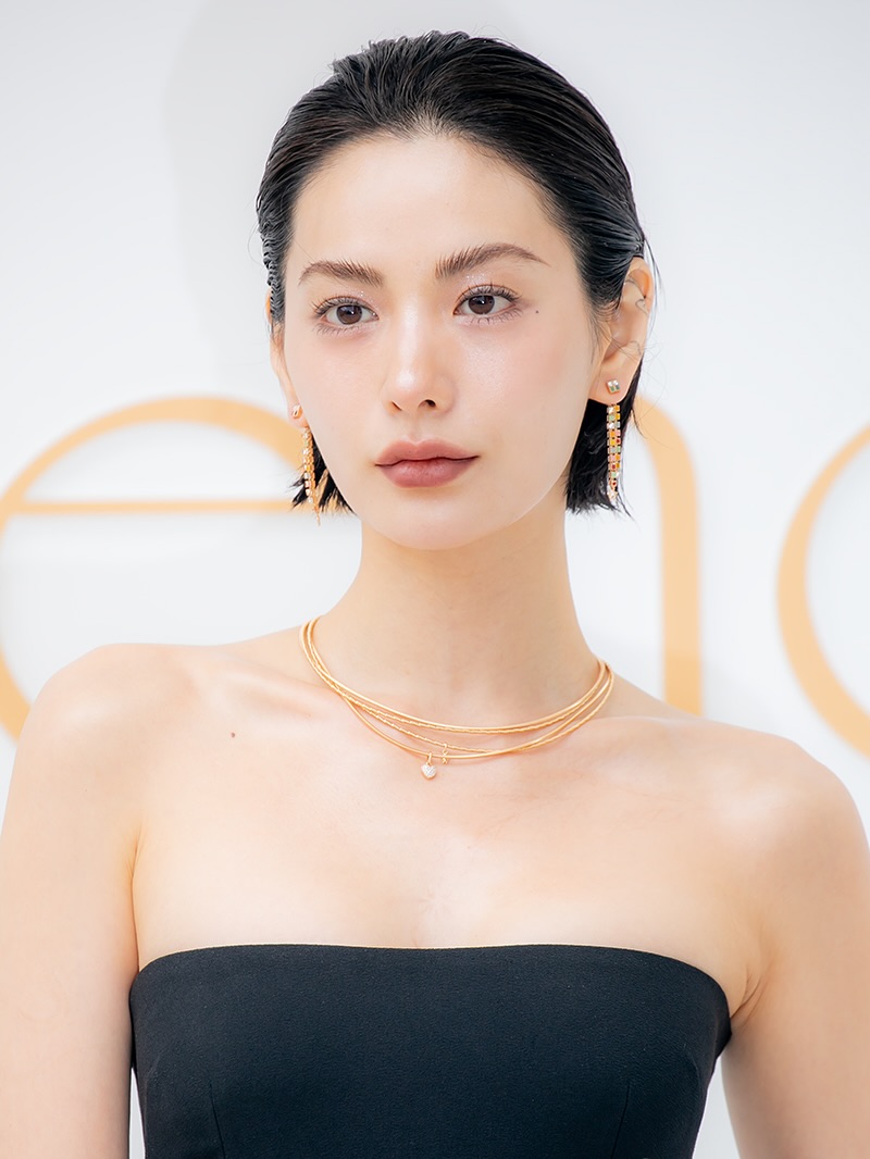 Mỹ nhân đẹp nhất thế giới khiến dân Hàn hoảng sợ- Ảnh 9. Mỹ nhân đẹp nhất thế giới khiến dân Hàn hoảng sợ- Ảnh 9.