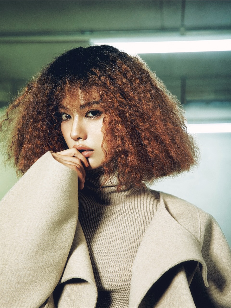 Mỹ nhân đẹp nhất thế giới khiến dân Hàn hoảng sợ- Ảnh 7. Mỹ nhân đẹp nhất thế giới khiến dân Hàn hoảng sợ- Ảnh 7.