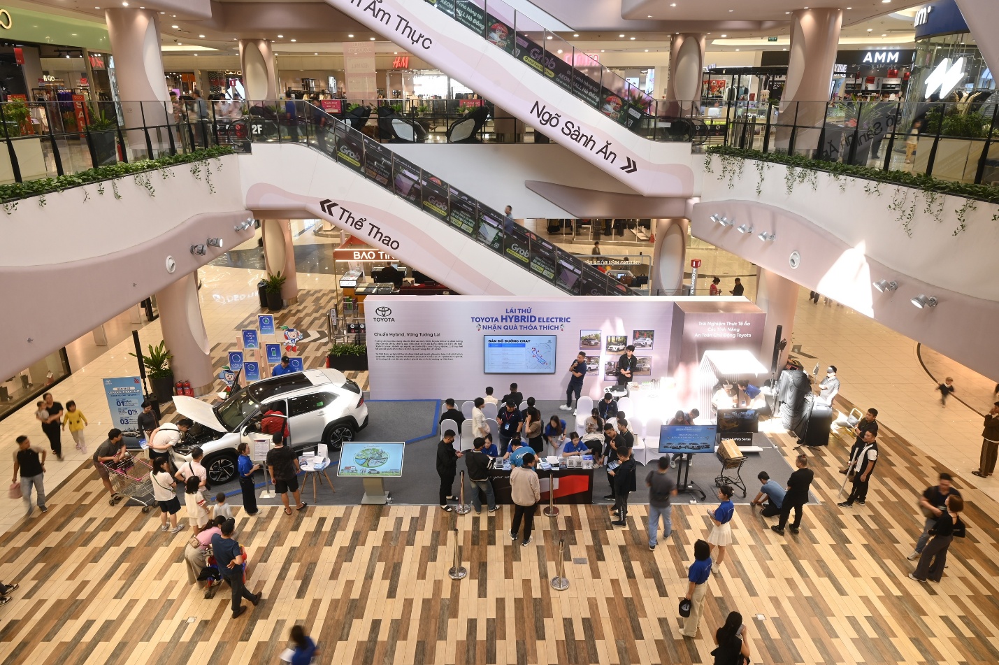 Nhìn lại loạt sự kiện lái thử: Corolla Cross Hybrid cho thấy còn nhiều điều đáng giá ngoài công nghệ Hybrid trứ danh- Ảnh 1. Nhìn lại loạt sự kiện lái thử: Corolla Cross Hybrid cho thấy còn nhiều điều đáng giá ngoài công nghệ Hybrid trứ danh- Ảnh 1.