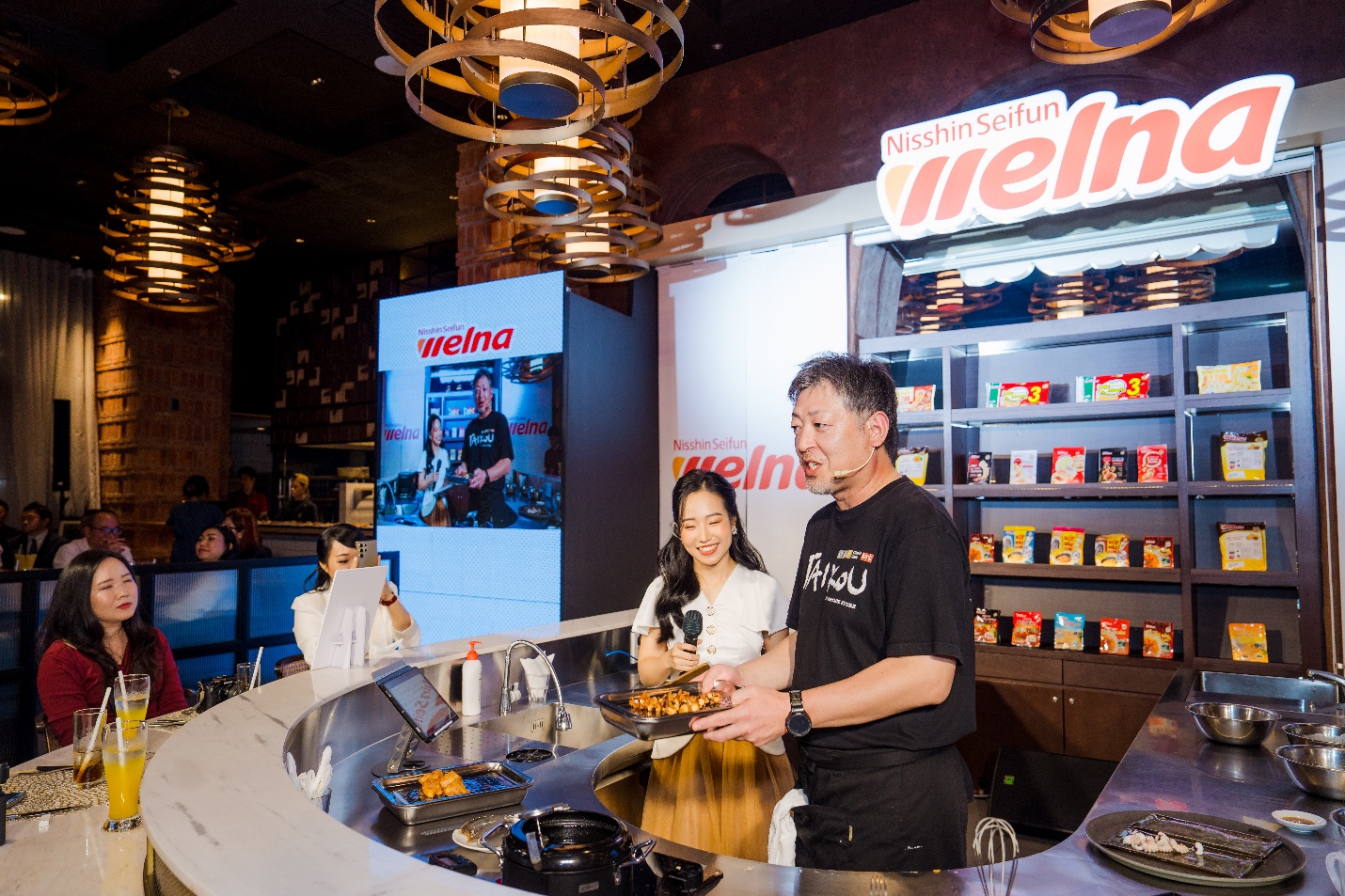 Orange bật mí bí kíp nấu ăn ‘siêu tiện-mịn’ từ Nhật Bản: Bận mấy cũng có thể vào bếp trổ tài trong 5 phút!- Ảnh 4. Orange bật mí bí kíp nấu ăn ‘siêu tiện-mịn’ từ Nhật Bản: Bận mấy cũng có thể vào bếp trổ tài trong 5 phút!- Ảnh 4.