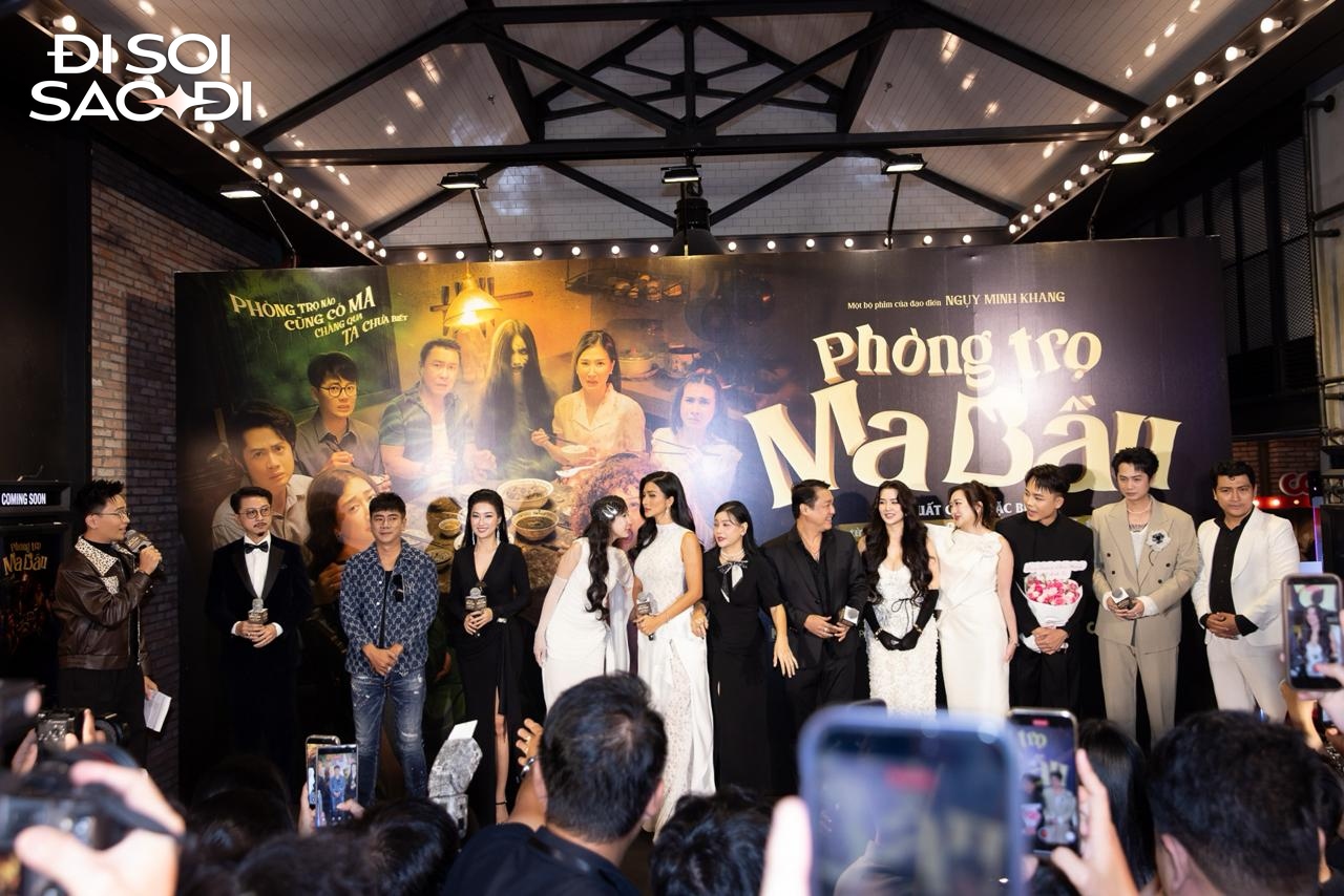 Thảm đỏ HOT nhất hôm nay: Kim Tuyến đẹp đến nỗi bị fan vây kín, một mỹ nhân Genz khoe vòng 1 nóng bỏng mắt- Ảnh 1.