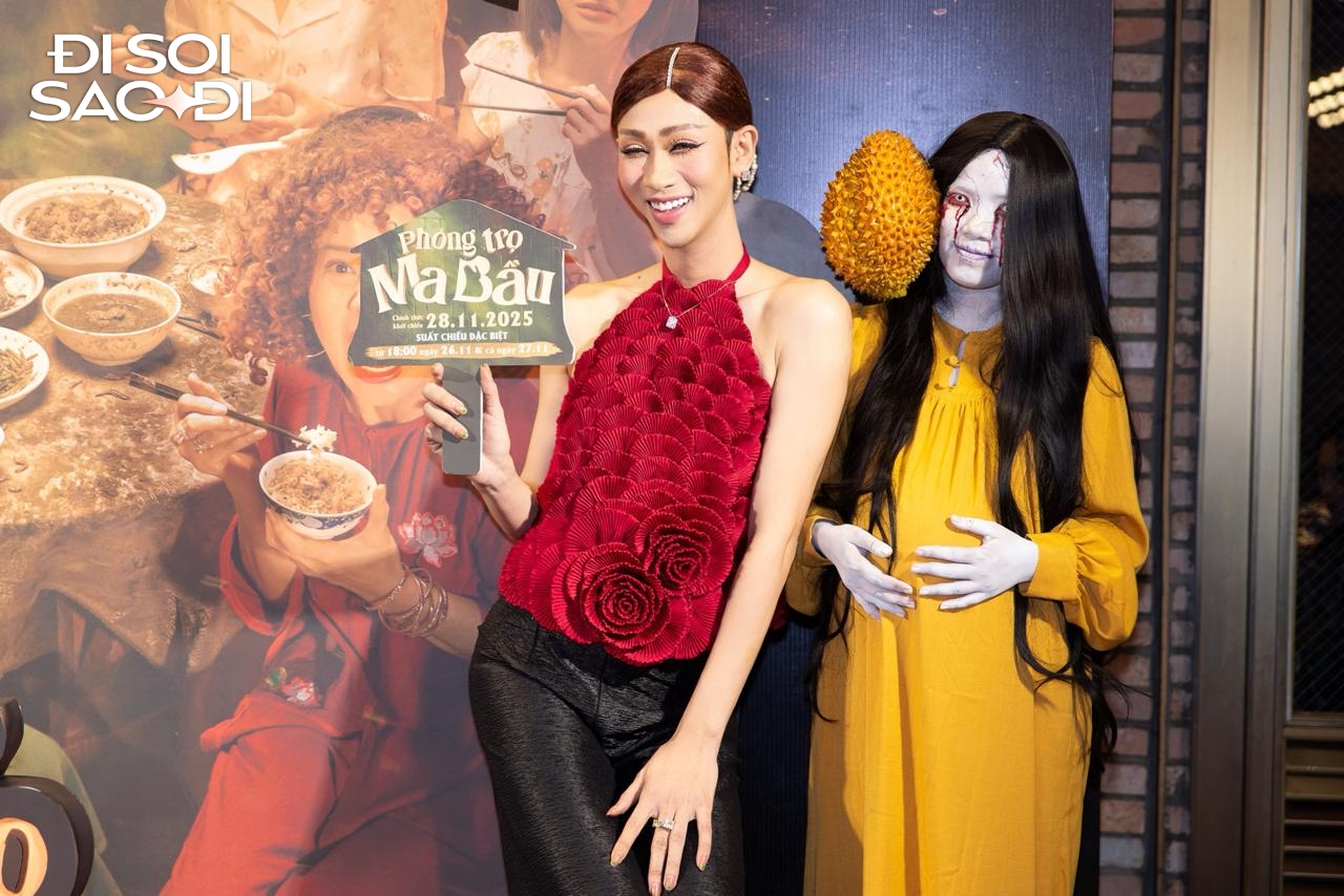 Thảm đỏ HOT nhất hôm nay: Kim Tuyến đẹp đến nỗi bị fan vây kín, một mỹ nhân Genz khoe vòng 1 nóng bỏng mắt- Ảnh 12.