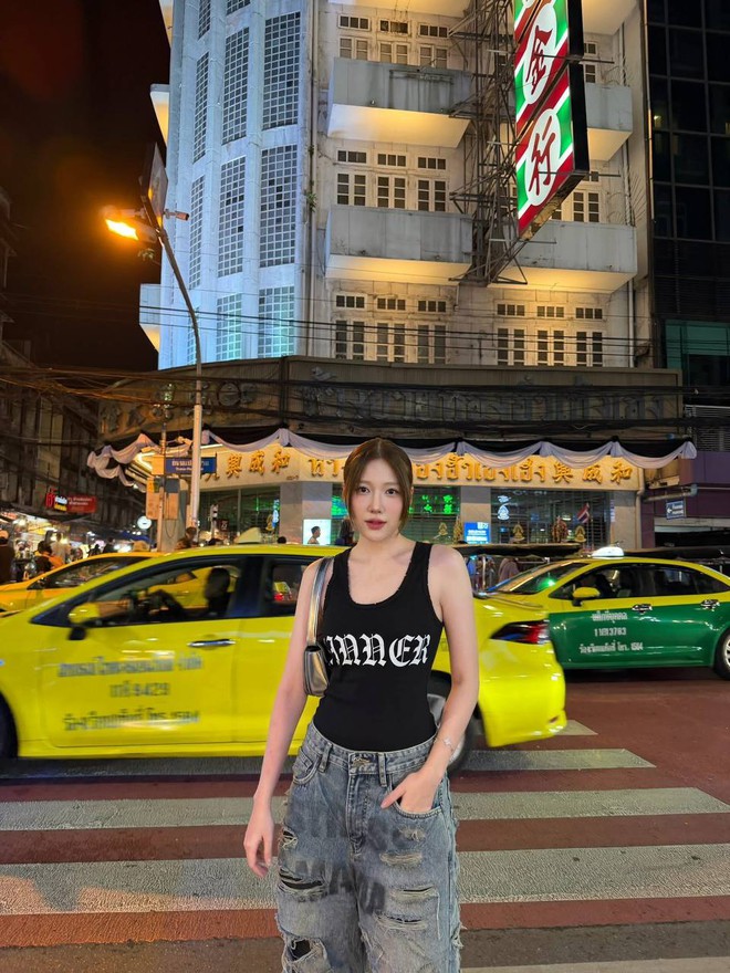 Em gái Trấn Thành giống Triệu Lộ Tư?- Ảnh 8.