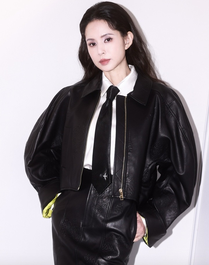 Ngỡ ngàng với sắc vóc ở tuổi 59 của "Tiểu Long Nữ đẹp nhất màn ảnh"- Ảnh 2.