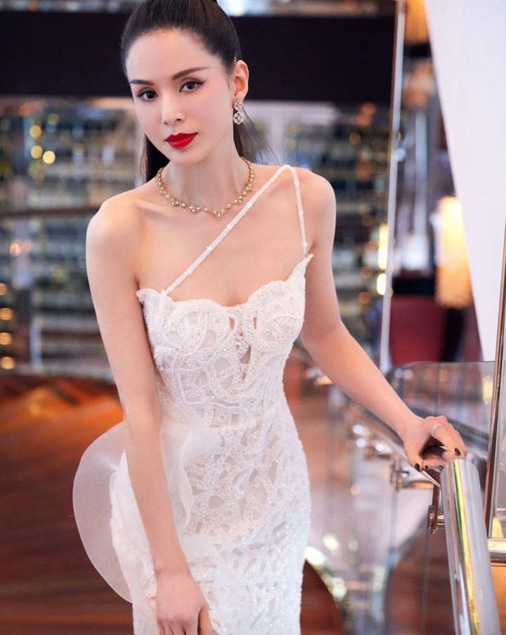 Ngỡ ngàng với sắc vóc ở tuổi 59 của "Tiểu Long Nữ đẹp nhất màn ảnh"- Ảnh 8.