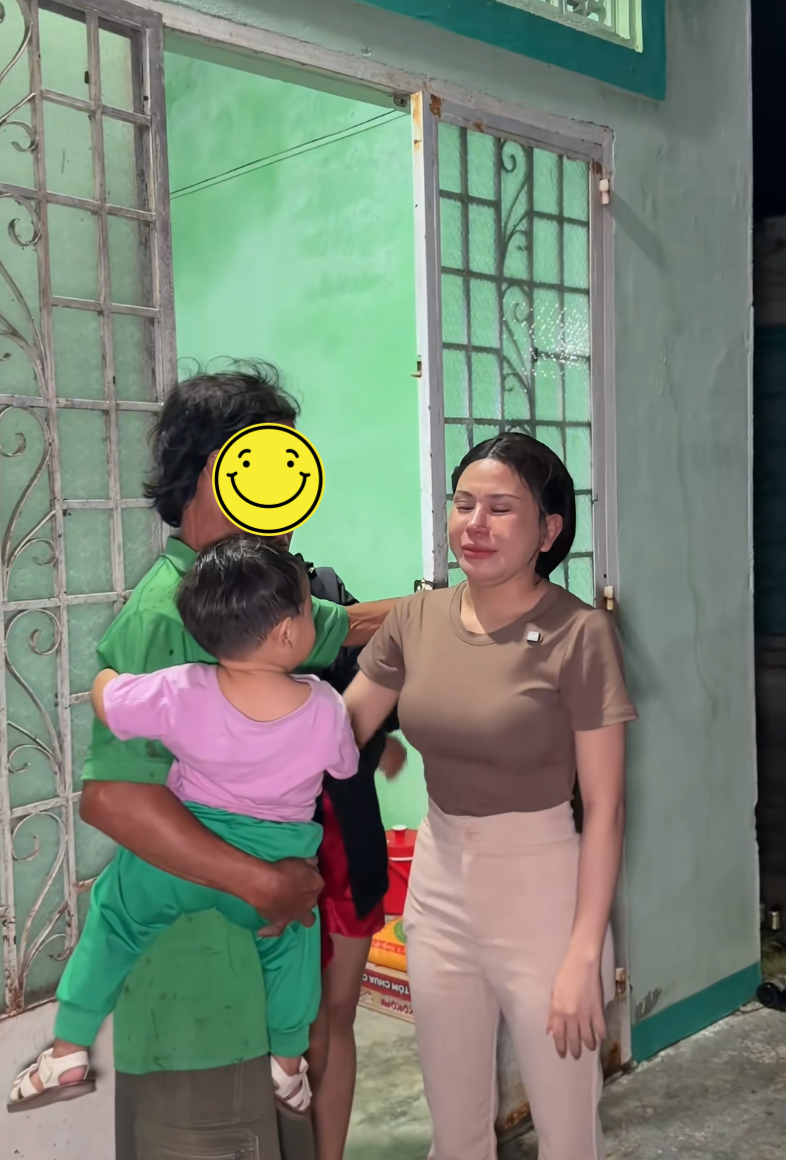 Ồn ào từ thiện của TikToker phát ngôn chói tai Ồn ào từ thiện của TikToker phát ngôn chói tai