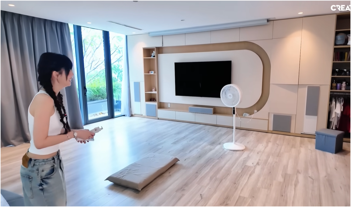 Bí mật về Ngọc Trinh trong biệt thự 50 tỷ, rộng 800m2- Ảnh 7. Bí mật về Ngọc Trinh trong biệt thự 50 tỷ, rộng 800m2- Ảnh 7.