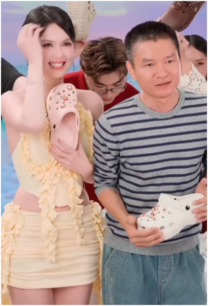 CLIP: "Bắt trọn" cảnh Ngọc Trinh và Chủ tịch dép Nesty trên sân pickleball, có gì lạ mà khiến dân mạng cười ngất- Ảnh 9.