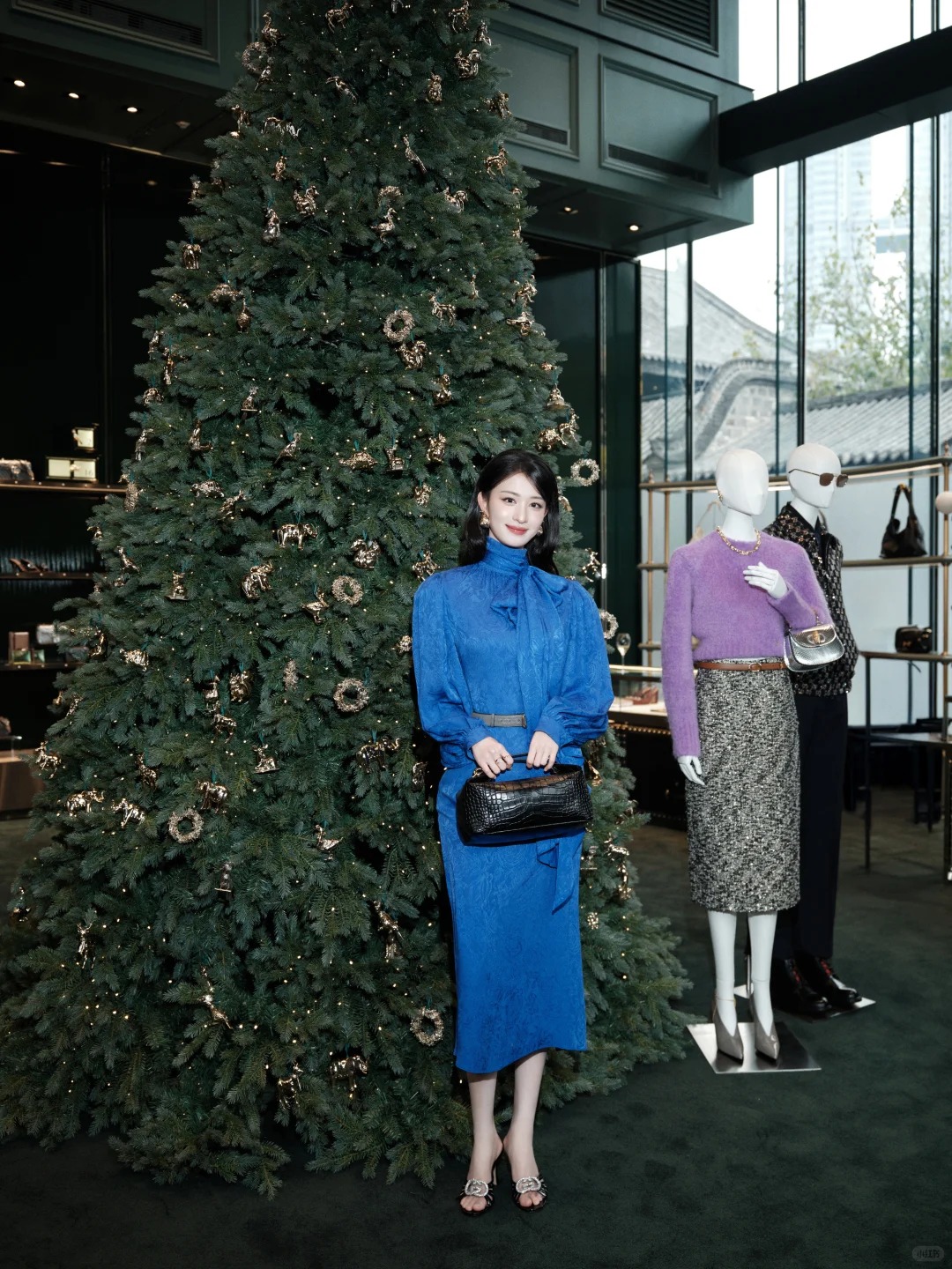 Vương Sở Nhiên diện đầm xanh “đỉnh của chóp”: Con giáp nào nên bắt trend gam màu này để hút may mắn?- Ảnh 2.