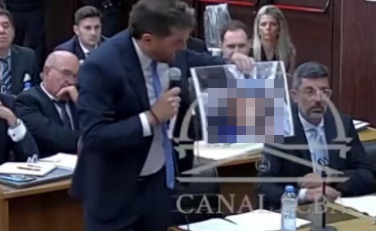 Rợn người những phút cuối đời của huyền thoại bóng đá Maradona: “Ngôi nhà kinh hoàng”, cơ thể sưng phồng, bị bỏ mặc tàn nhẫn- Ảnh 4. Rợn người những phút cuối đời của huyền thoại bóng đá Maradona: “Ngôi nhà kinh hoàng”, cơ thể sưng phồng, bị bỏ mặc tàn nhẫn- Ảnh 4.