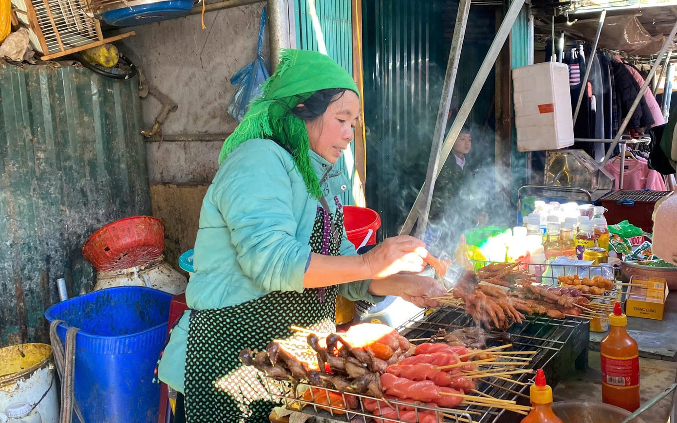 Gen Z rủ nhau lên núi săn mây, ngắm hoa tam giác mạch- Ảnh 11.