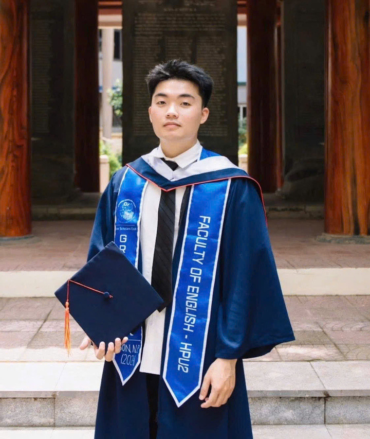 "Ông bố sinh viên" 24 tuổi và cú lội ngược dòng trở thành thủ khoa- Ảnh 1.