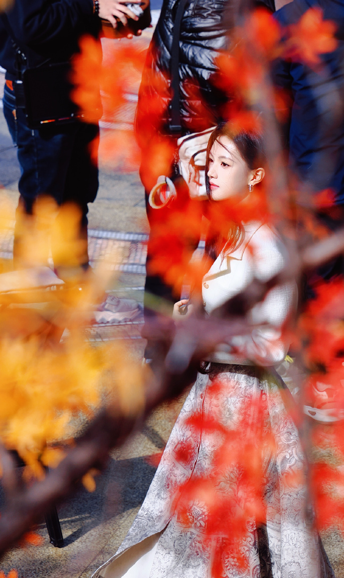 Chưa từng có cặp đôi nào chạm đỉnh cao thẩm mỹ thế này: Nhà trai là tổng tài sang tới nóc, nhà gái xứng danh đại mỹ nhân- Ảnh 2. Chưa từng có cặp đôi nào chạm đỉnh cao thẩm mỹ thế này: Nhà trai là tổng tài sang tới nóc, nhà gái xứng danh đại mỹ nhân- Ảnh 2.