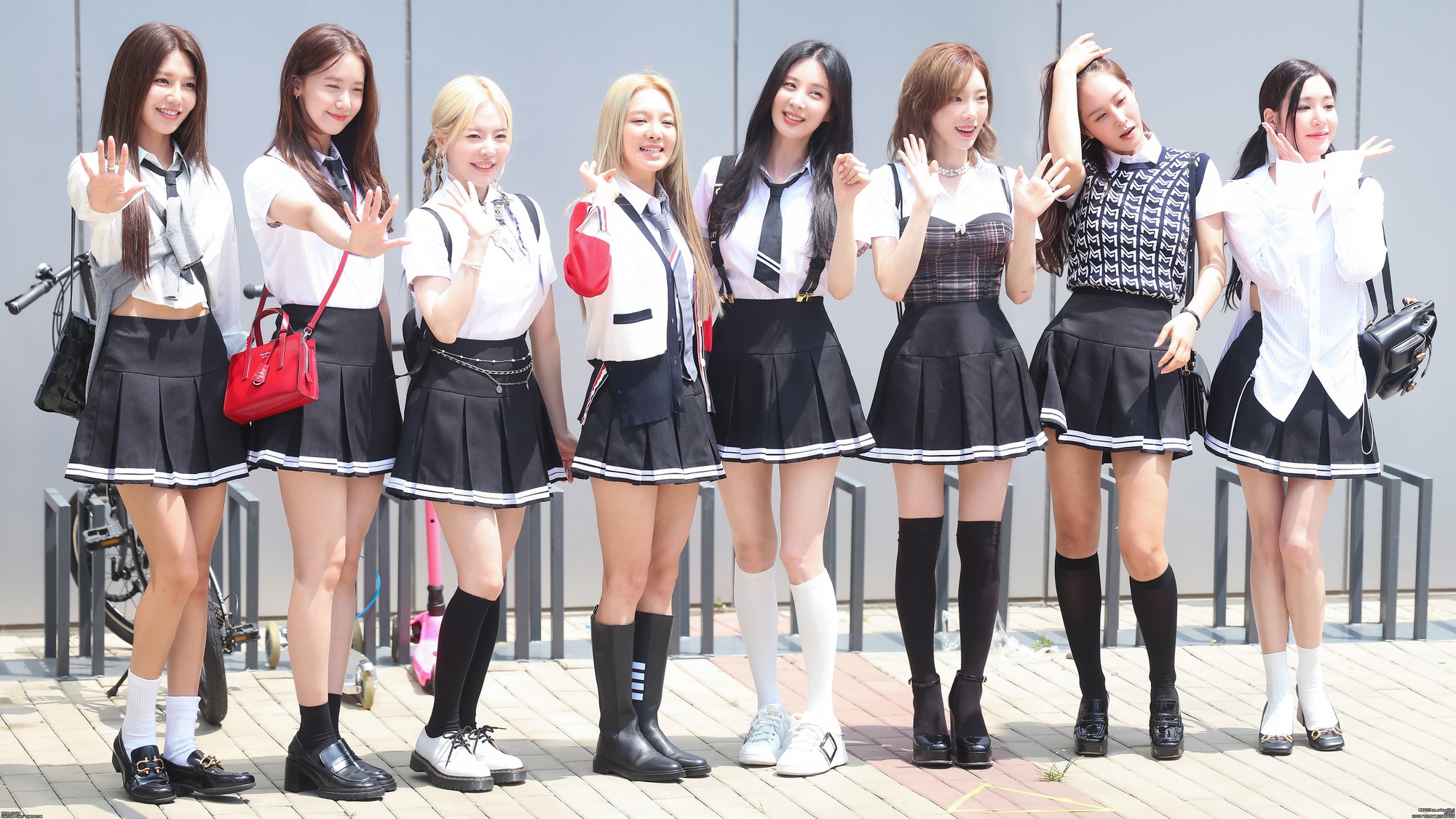 10 năm nữa cũng không tìm được 9 mỹ nhân nhảy đều tăm tắp, đẹp đến mức định hình tiêu chuẩn nhan sắc như thế này- Ảnh 10.