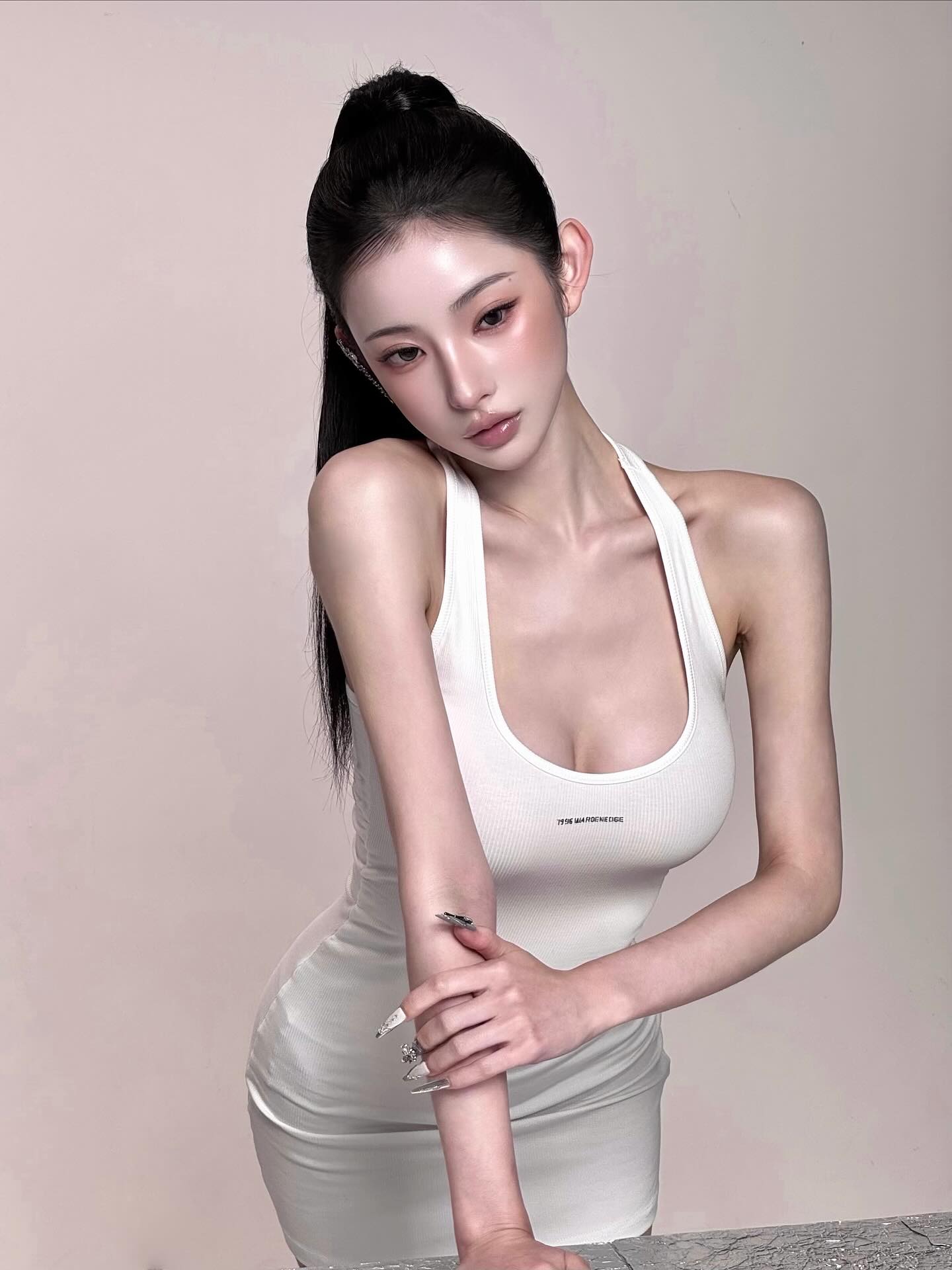 Một hot girl mạng lộ video mặt thật, netizen khuyên dừng ngay việc chỉnh sửa- Ảnh 11. Một hot girl mạng lộ video mặt thật, netizen khuyên dừng ngay việc chỉnh sửa- Ảnh 11.