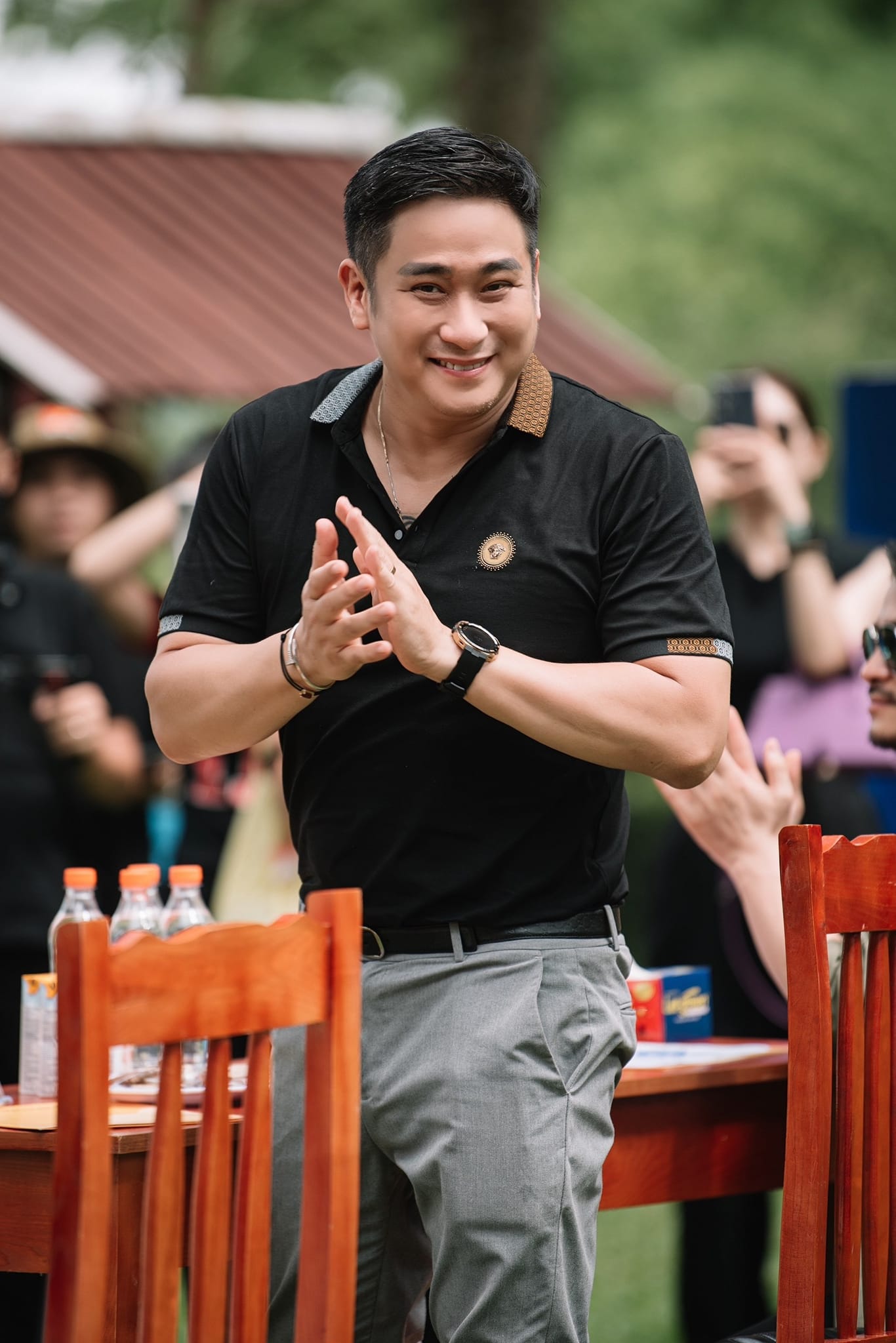 Hôn nhân với vợ kém 13 tuổi của nam diễn viên U50, 4 lần giữ chức Phó Giám đốc- Ảnh 2.