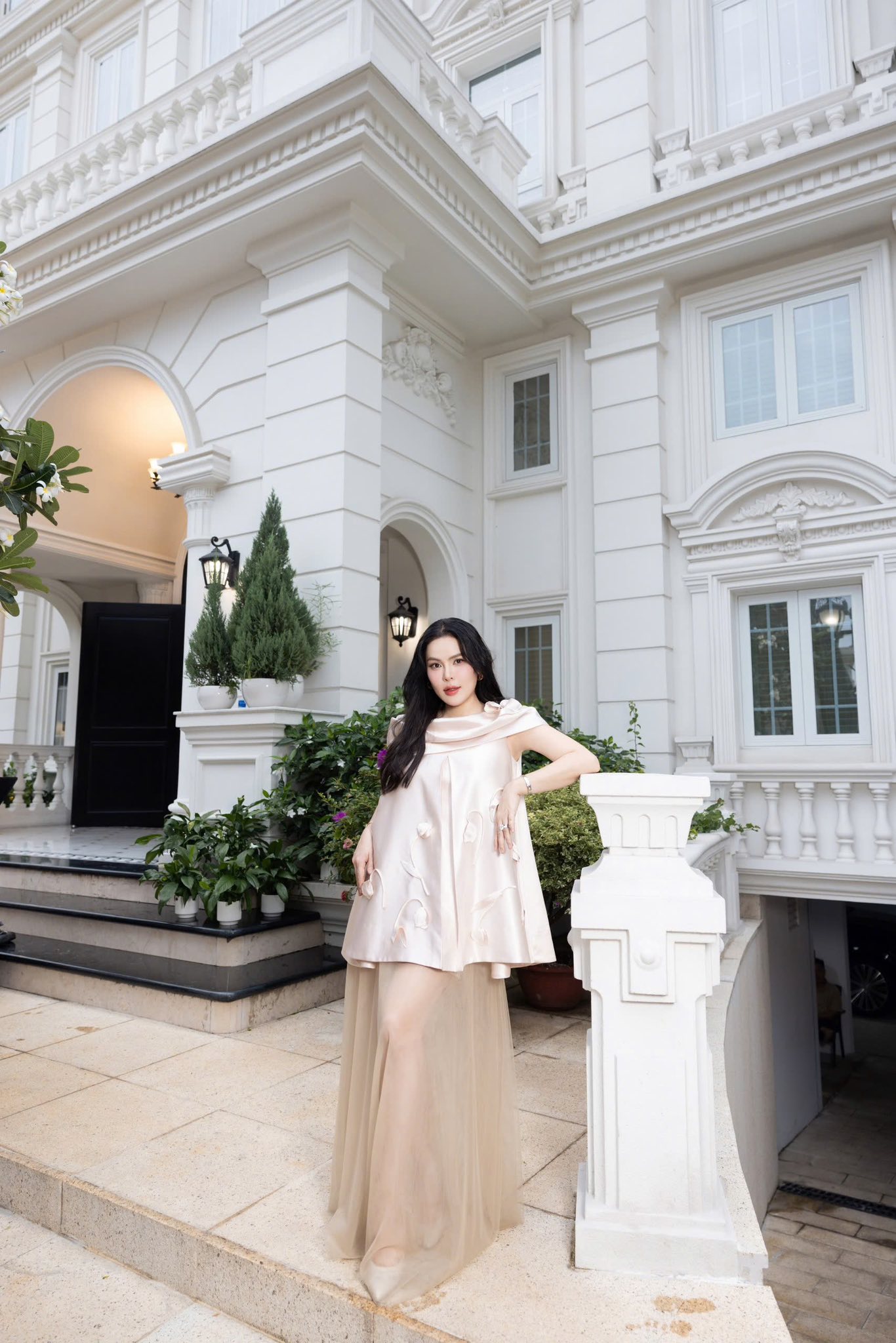 200 tỷ của doanh nhân Phương Lê và NSƯT Vũ Luân- Ảnh 17. 200 tỷ của doanh nhân Phương Lê và NSƯT Vũ Luân- Ảnh 17.