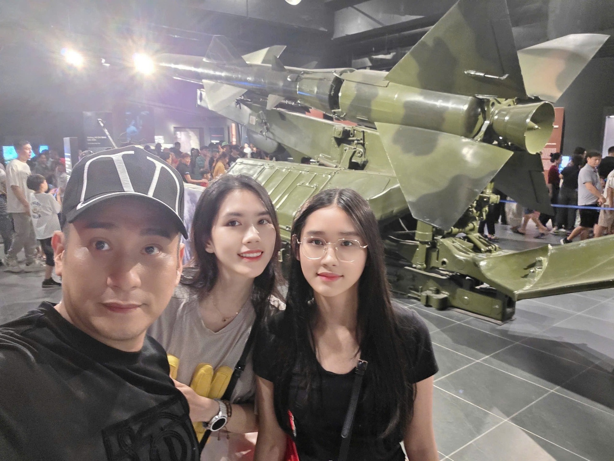 Hôn nhân với vợ kém 13 tuổi của nam diễn viên U50, 4 lần giữ chức Phó Giám đốc- Ảnh 4.