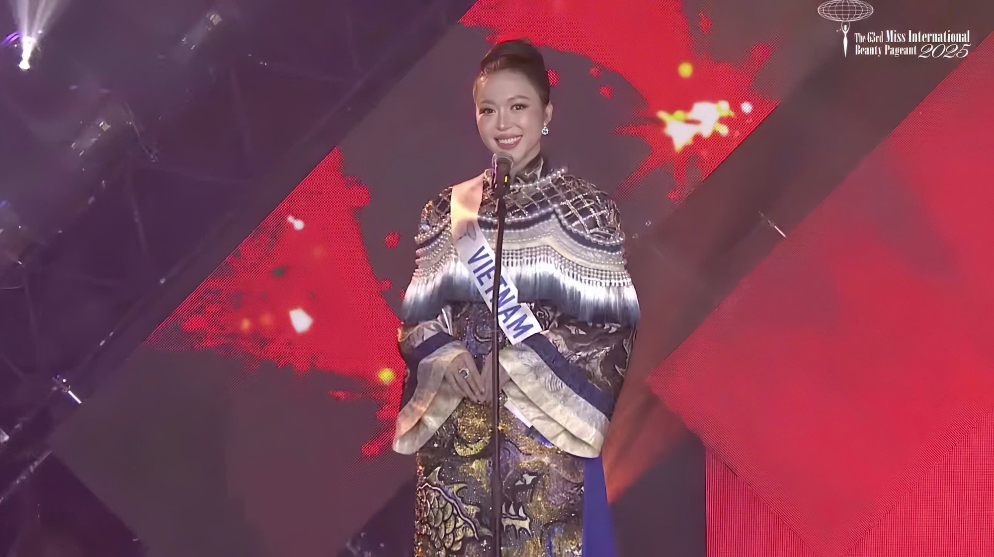 Đại diện Việt Nam trượt top 20 Miss International 2025 - Ảnh 3.