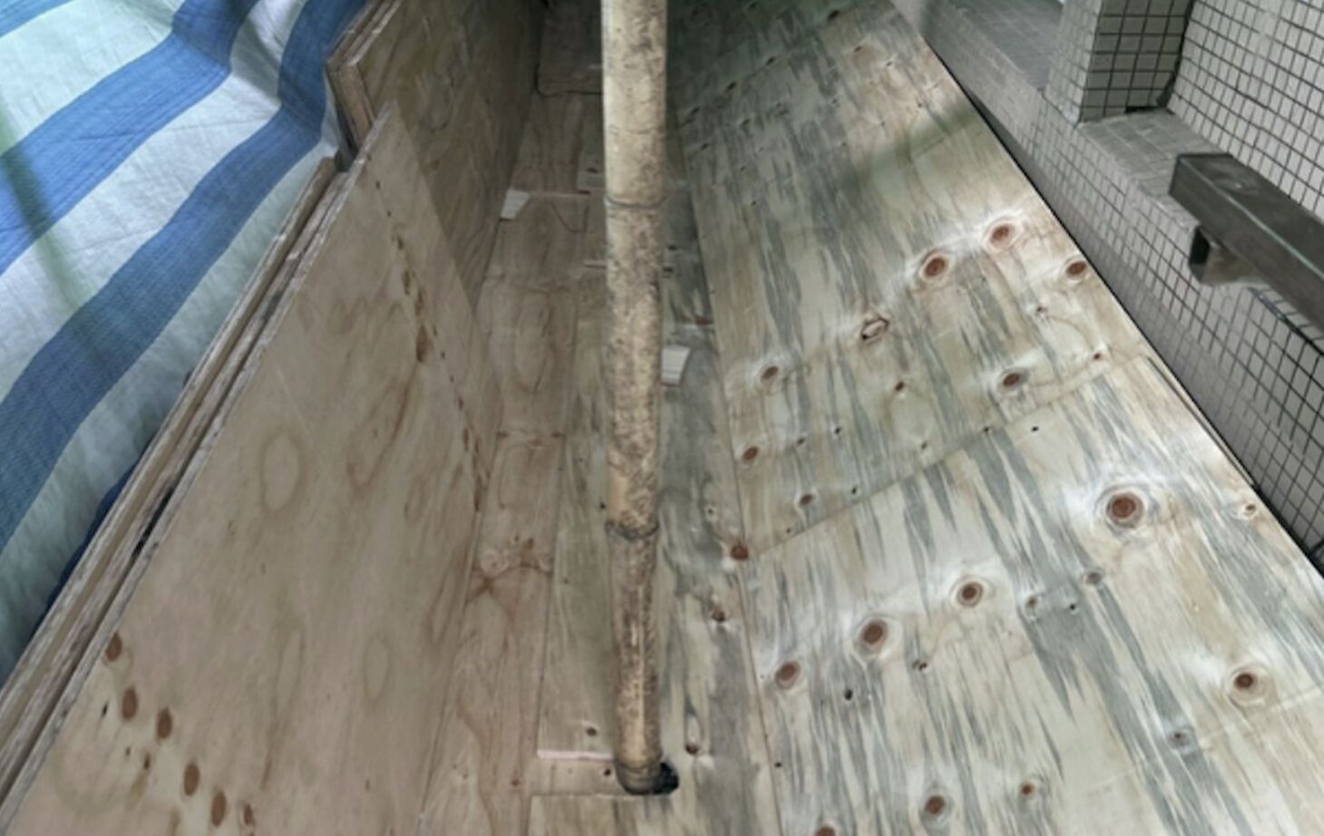 2 điểm cực kỳ bất thường trong tòa nhà cháy ở Hong Kong (Trung Quốc)- Ảnh 4.